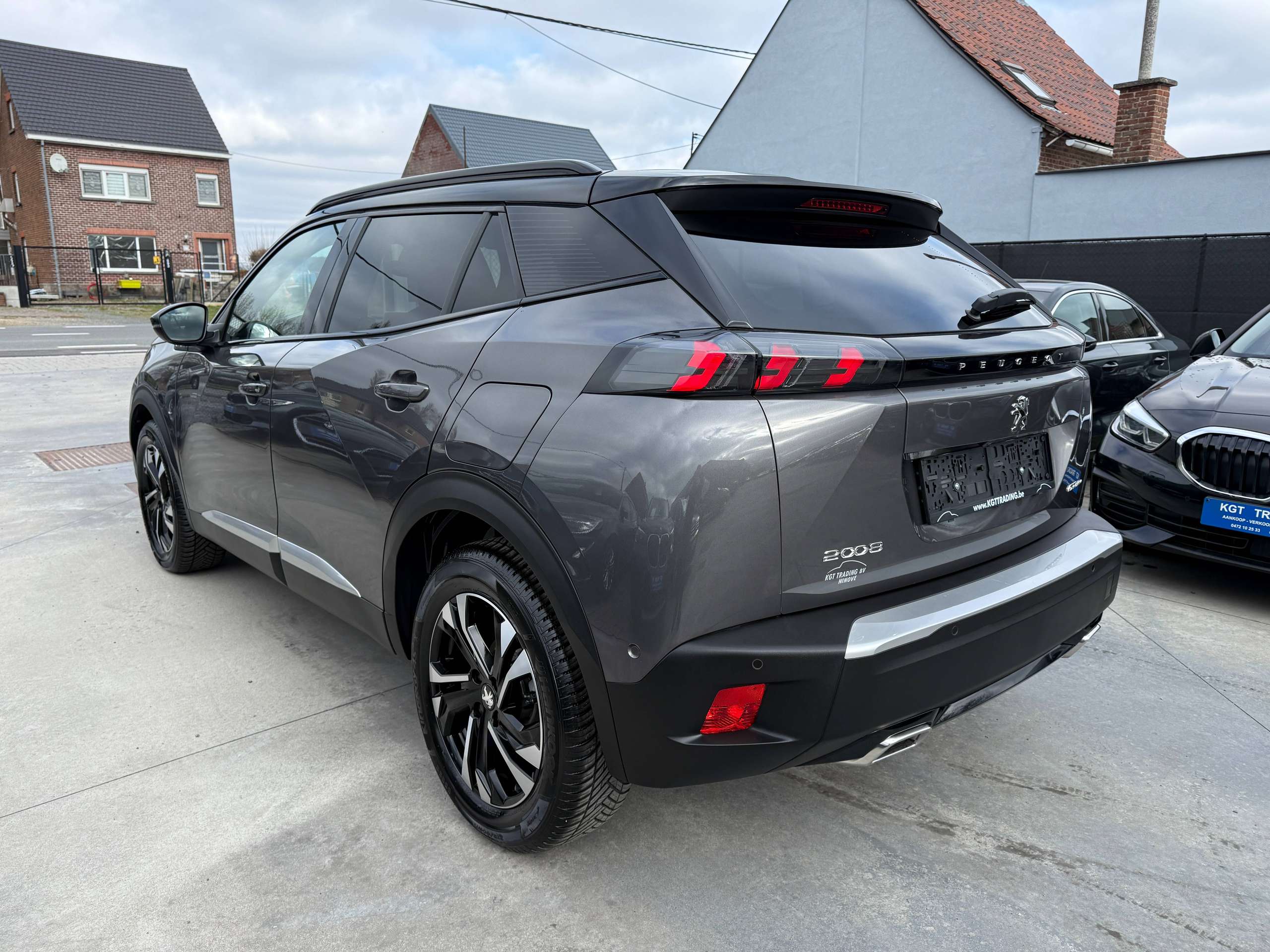 8cd64616-daa1-494c-ba73-f5180fb6daef8-peugeot-2008-1-2i-130pk-gt-line-pano-dak-camera-leder-focal-led.jpg