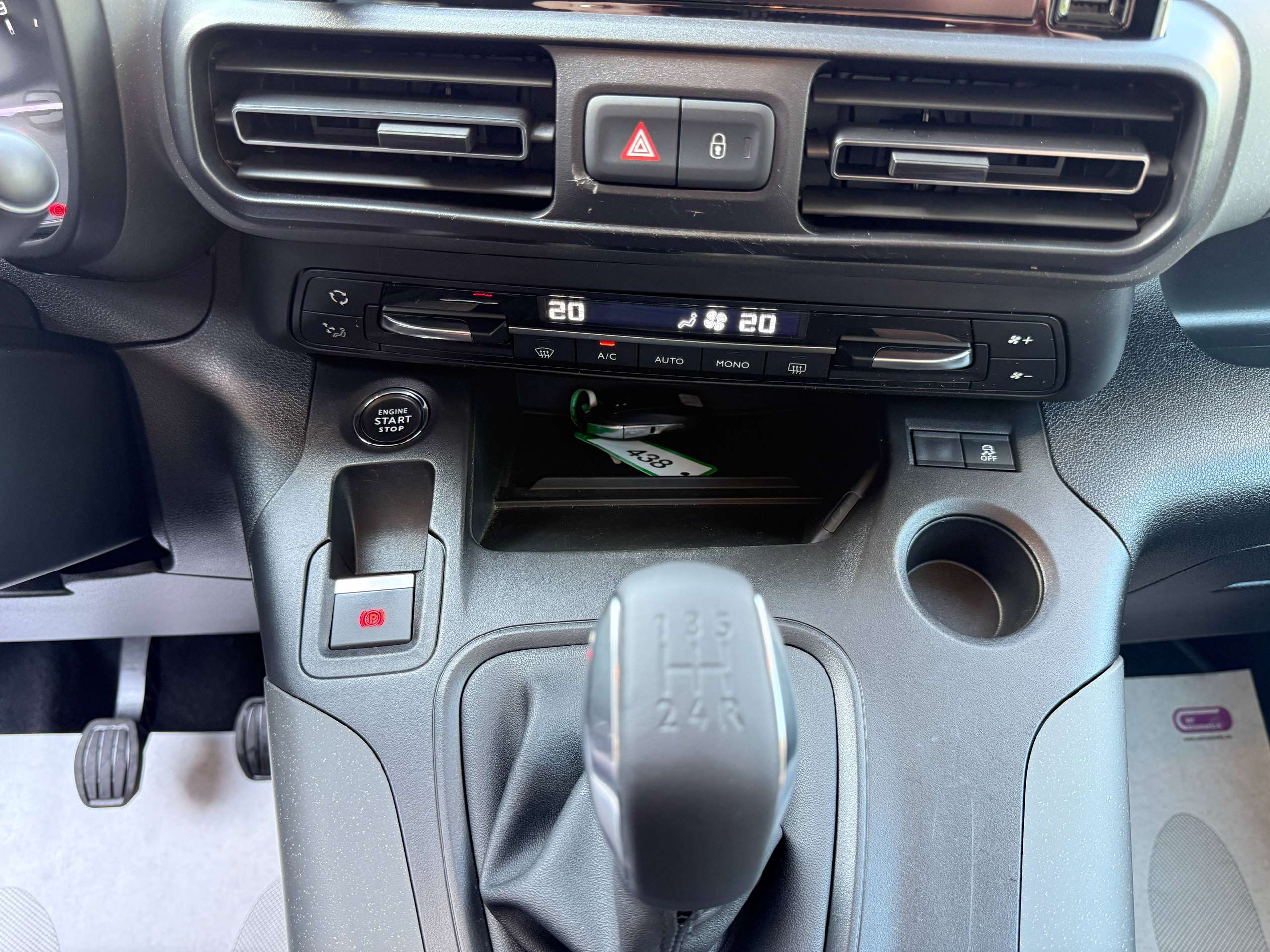 91062dca-5779-4c79-a8d0-40cbe5f6558929-citroen-berlingo-1-5-bluehdi-shine-xtr-navigatie-camera-dab-pdc-alu-digitale-airco.jpg