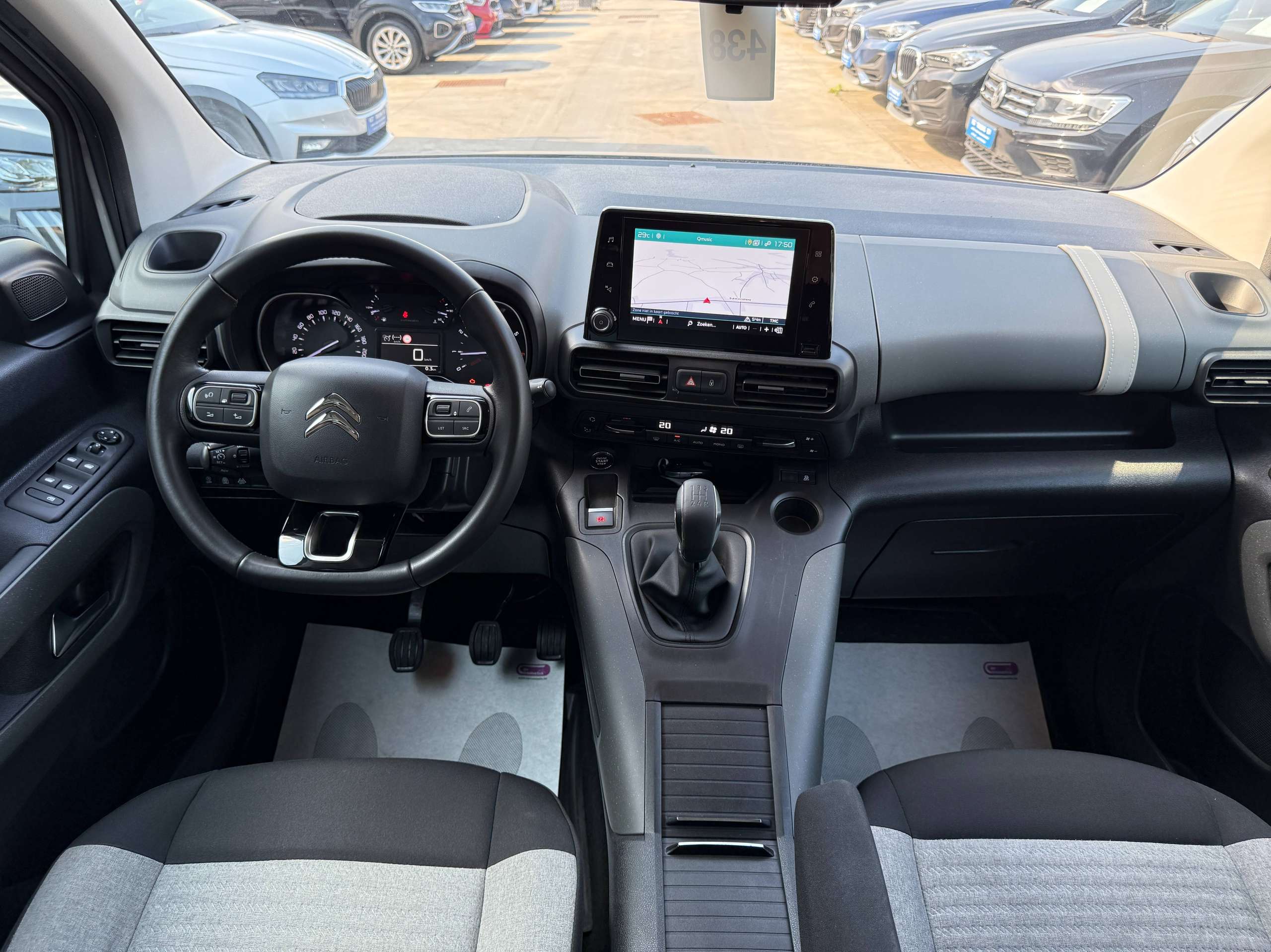 91062dca-5779-4c79-a8d0-40cbe5f6558935-citroen-berlingo-1-5-bluehdi-shine-xtr-navigatie-camera-dab-pdc-alu-digitale-airco.jpg
