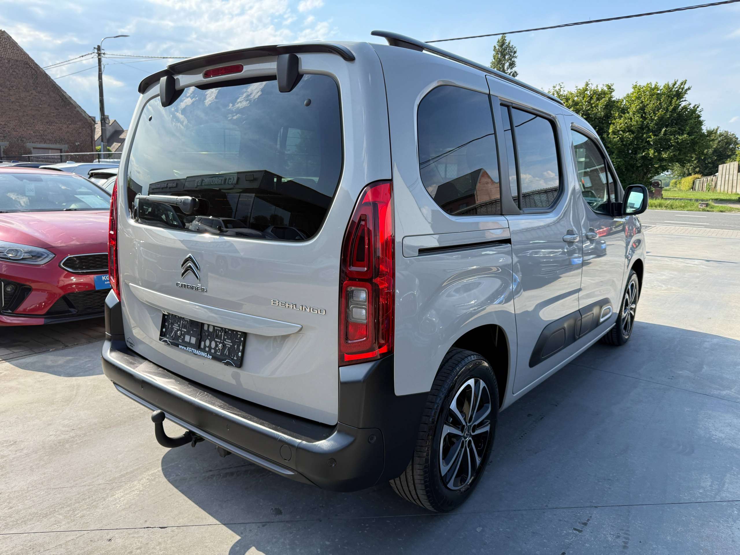 91062dca-5779-4c79-a8d0-40cbe5f655895-citroen-berlingo-1-5-bluehdi-shine-xtr-navigatie-camera-dab-pdc-alu-digitale-airco.jpg