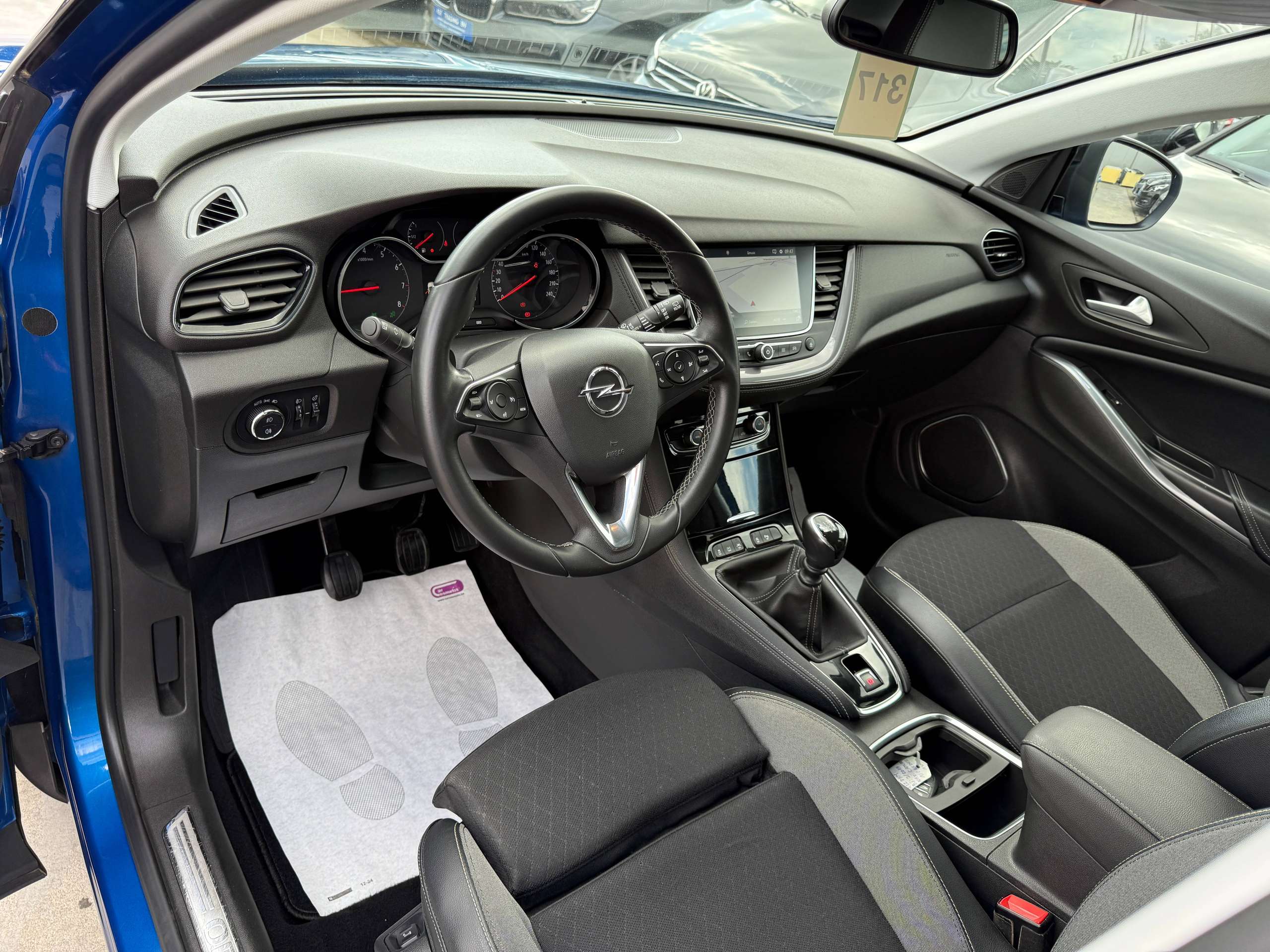 9b476b4b-c6e1-41ab-94aa-16866359b40e13-opel-grandland-x-1-2i-130pk-navigatie-carplay-camera-leder-led-alu.jpg