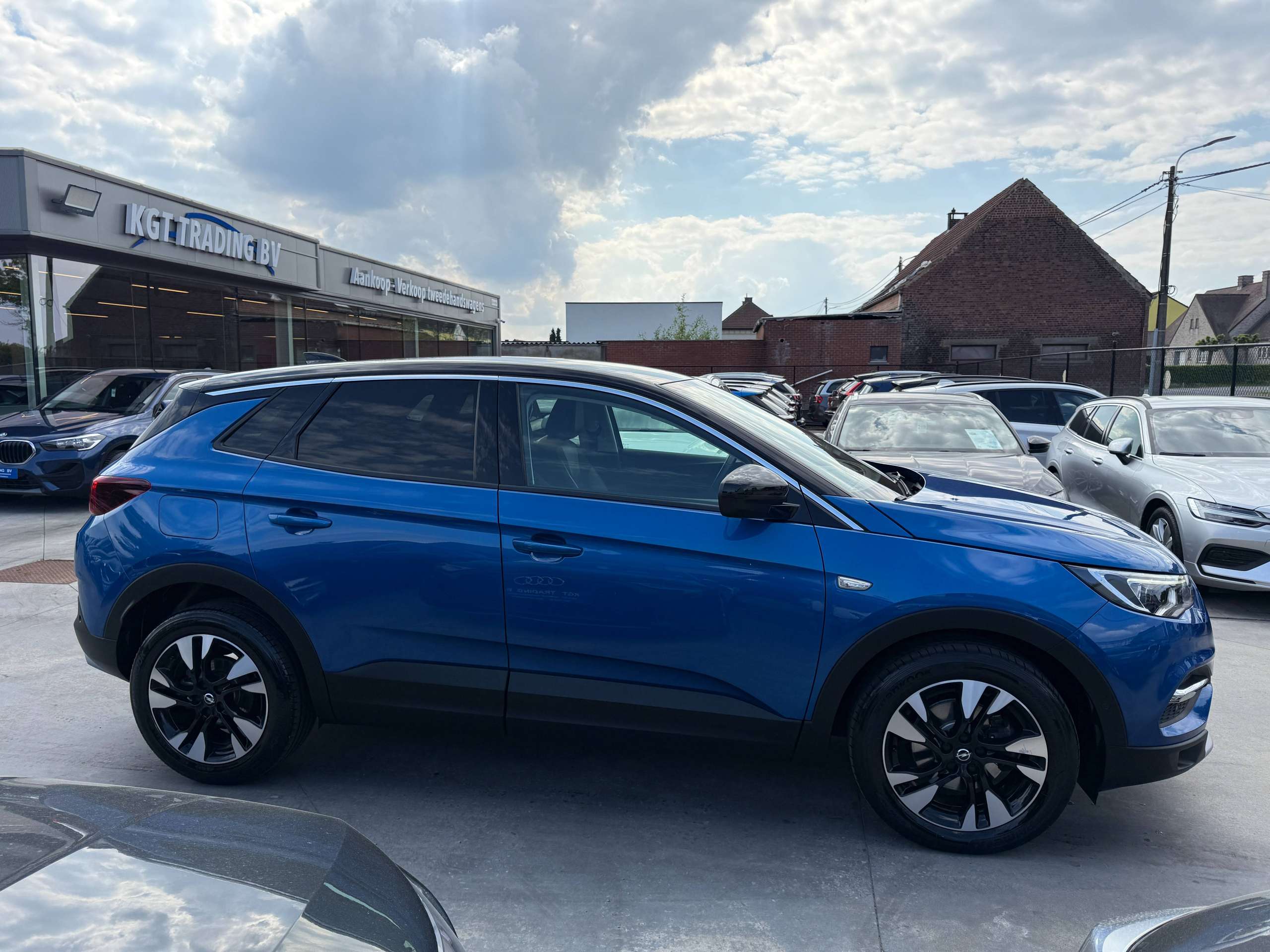9b476b4b-c6e1-41ab-94aa-16866359b40e4-opel-grandland-x-1-2i-130pk-navigatie-carplay-camera-leder-led-alu.jpg