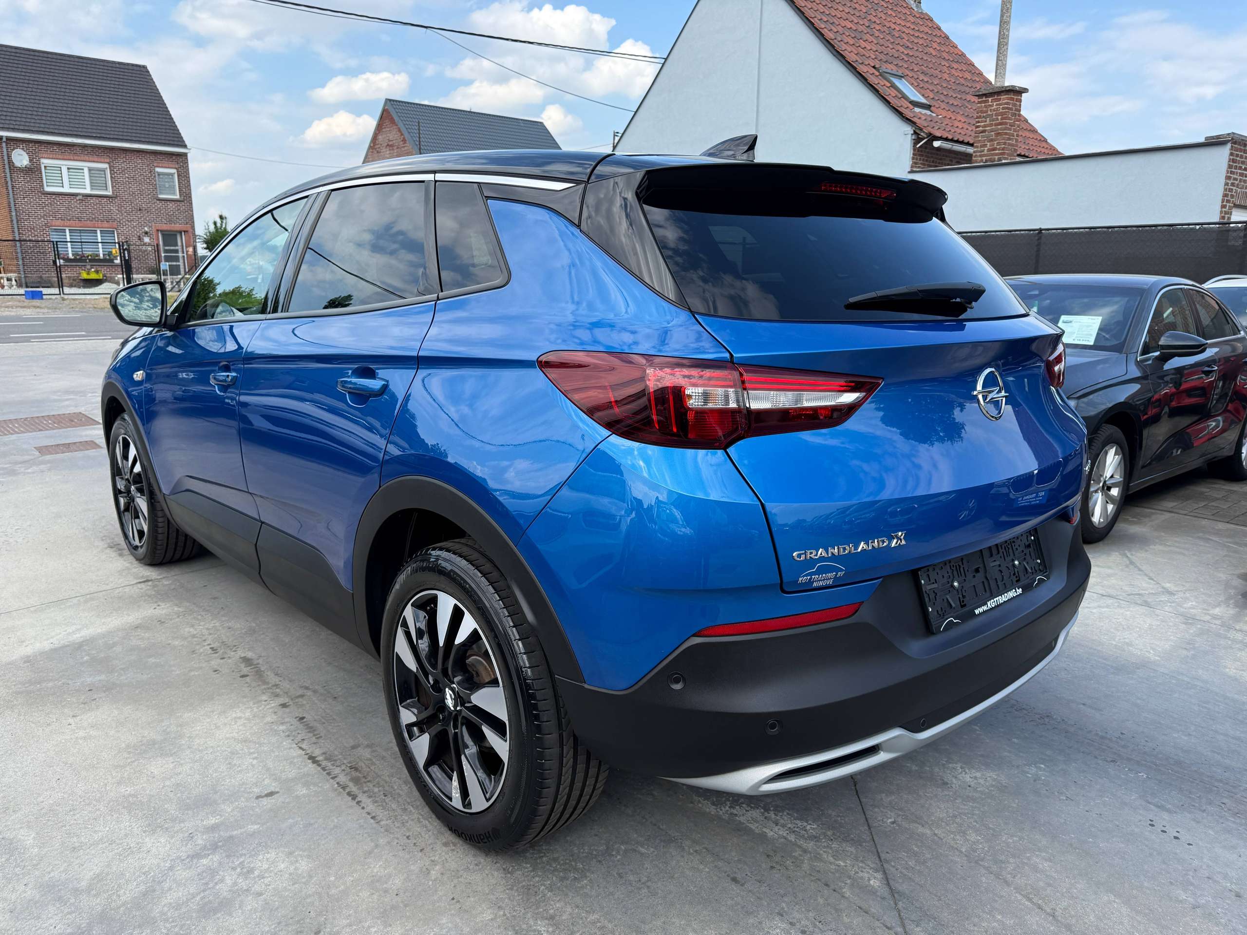 9b476b4b-c6e1-41ab-94aa-16866359b40e7-opel-grandland-x-1-2i-130pk-navigatie-carplay-camera-leder-led-alu.jpg