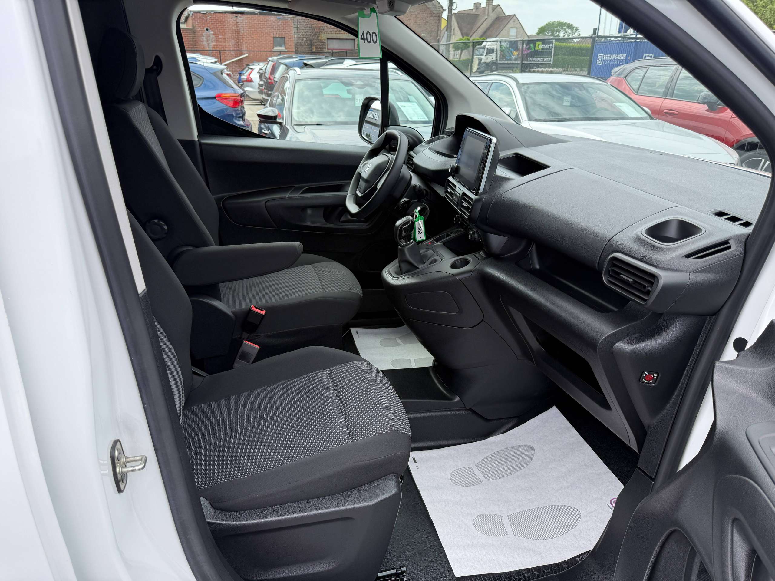 9c8ded66-e26e-4a59-88a5-168b880d989623-peugeot-partner-1-5-bluehdi-l2-carplay-bluetooth-parkeersensoren-a-c.jpg
