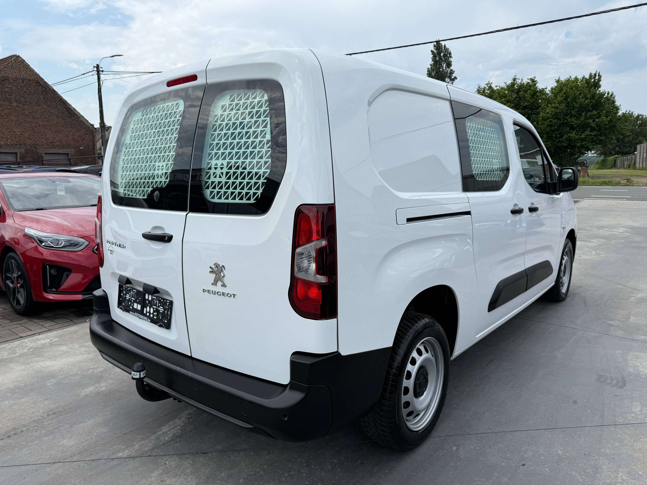 9c8ded66-e26e-4a59-88a5-168b880d98965-peugeot-partner-1-5-bluehdi-l2-carplay-bluetooth-parkeersensoren-a-c.jpg
