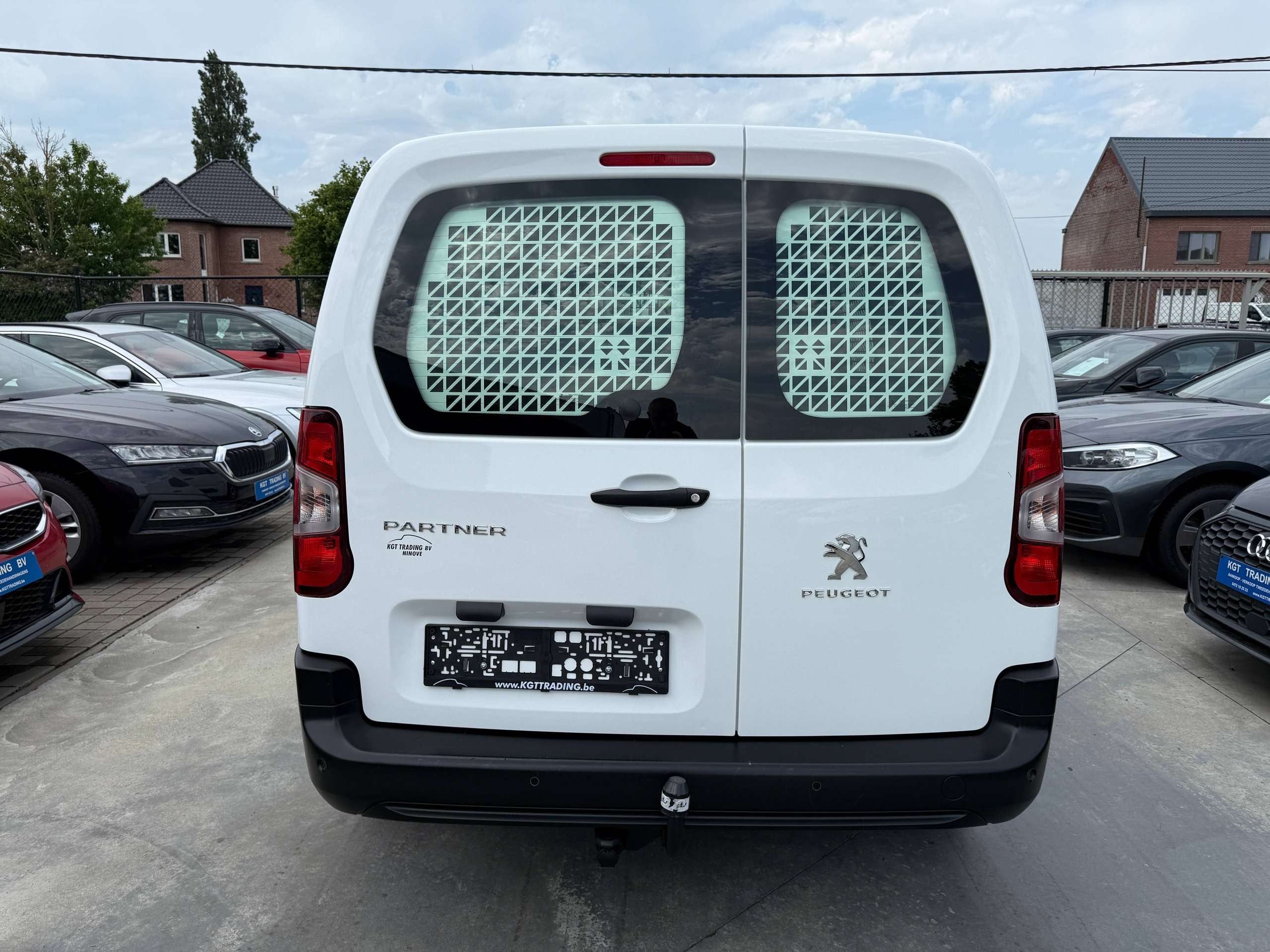 9c8ded66-e26e-4a59-88a5-168b880d98966-peugeot-partner-1-5-bluehdi-l2-carplay-bluetooth-parkeersensoren-a-c.jpg