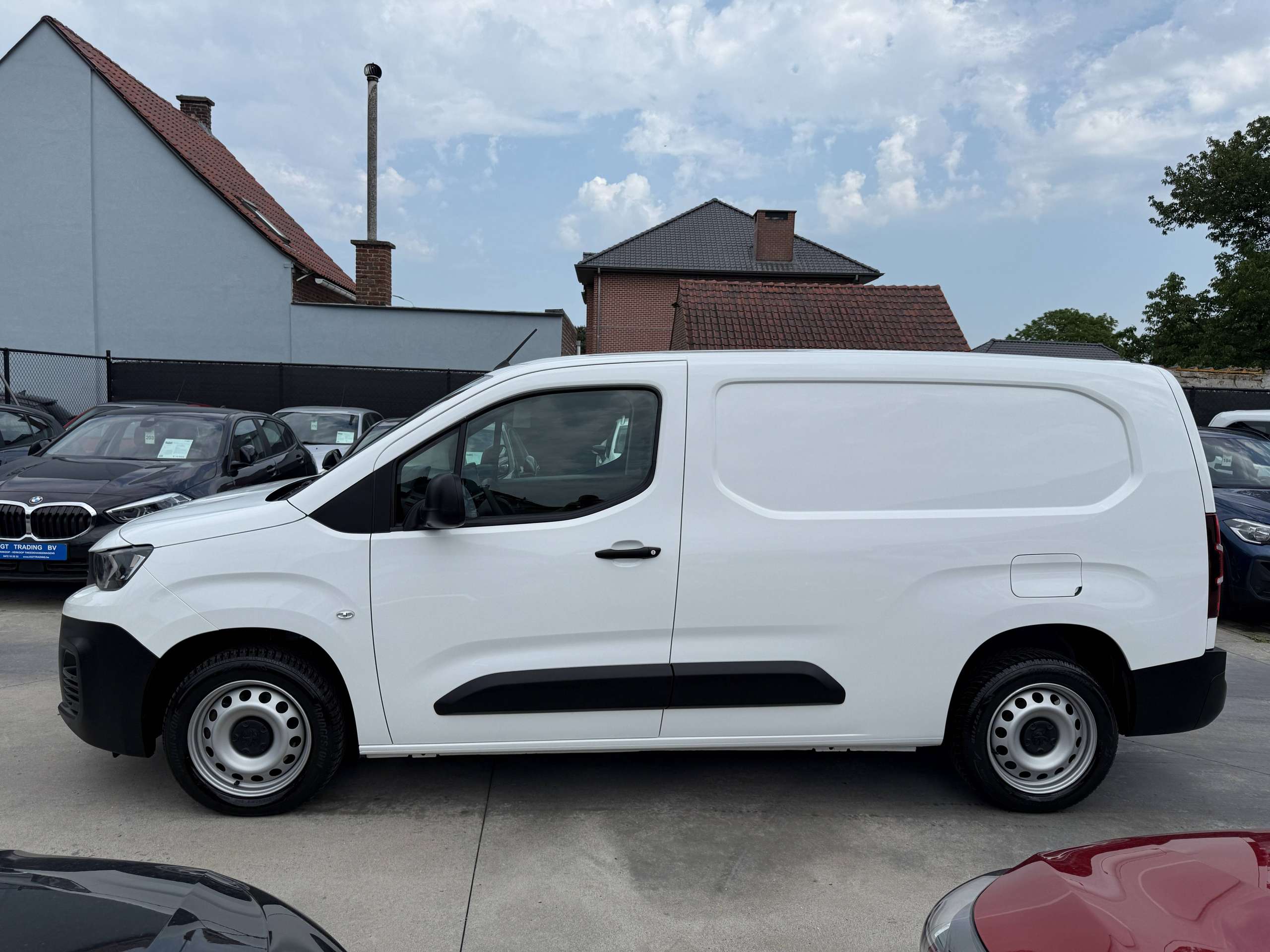 9c8ded66-e26e-4a59-88a5-168b880d98968-peugeot-partner-1-5-bluehdi-l2-carplay-bluetooth-parkeersensoren-a-c.jpg