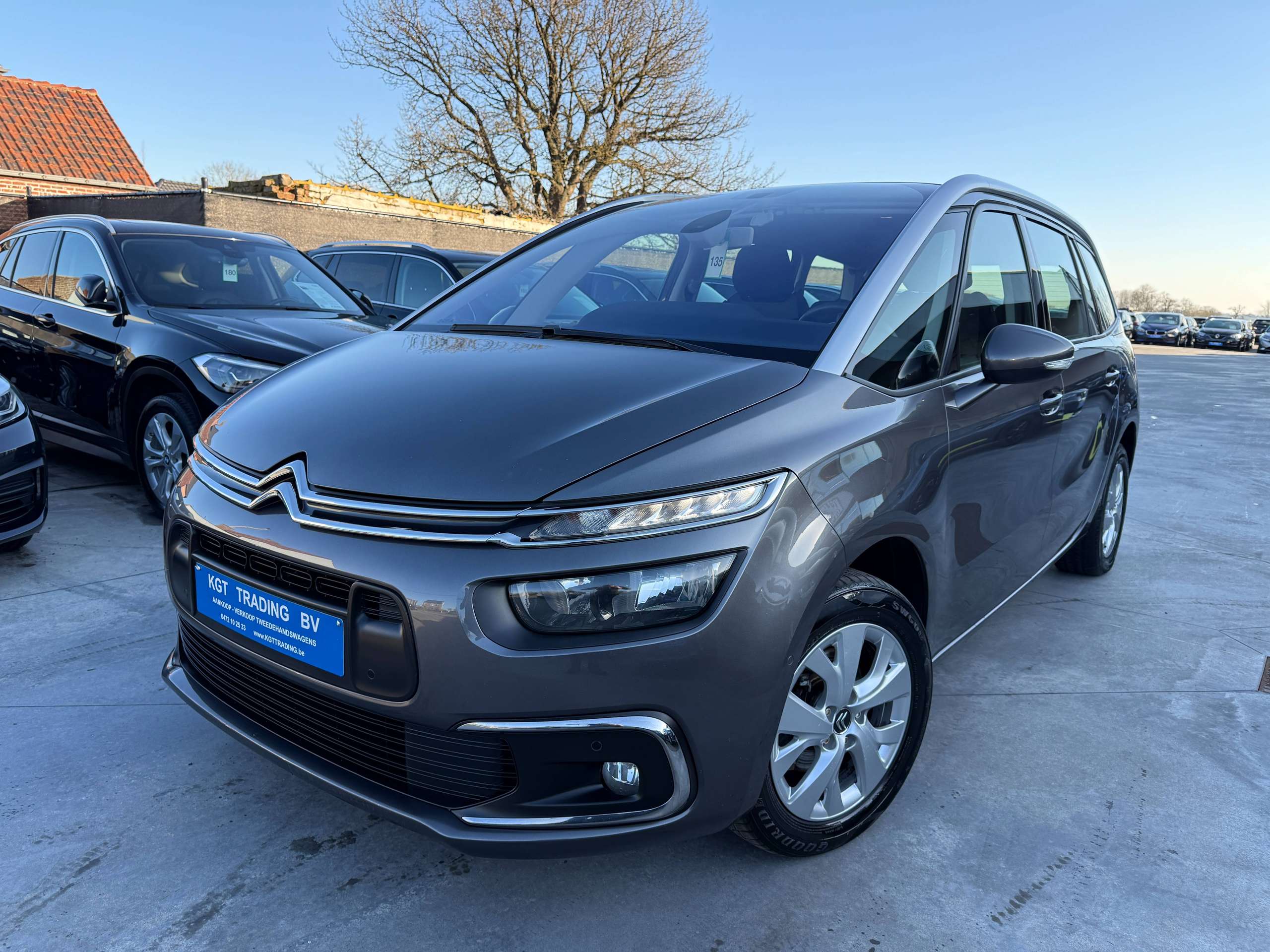 9cb720fe-ca86-4549-ae77-65d20c53c38d1-citroen-grand-c4-spacetourer-1-2i-130pk-7-zetels-facelift-camera-navi-carplay.jpg