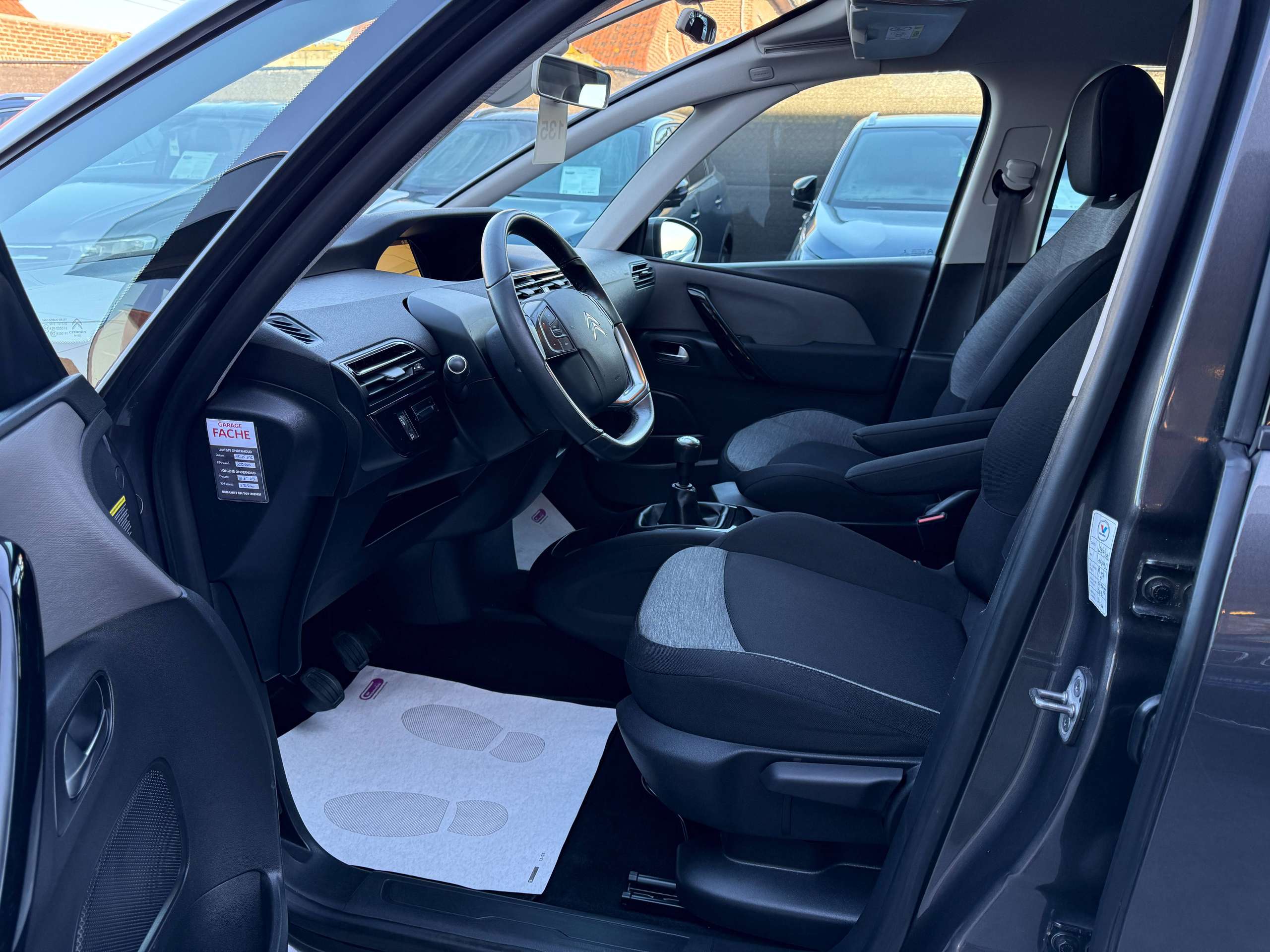 9cb720fe-ca86-4549-ae77-65d20c53c38d11-citroen-grand-c4-spacetourer-1-2i-130pk-7-zetels-facelift-camera-navi-carplay.jpg