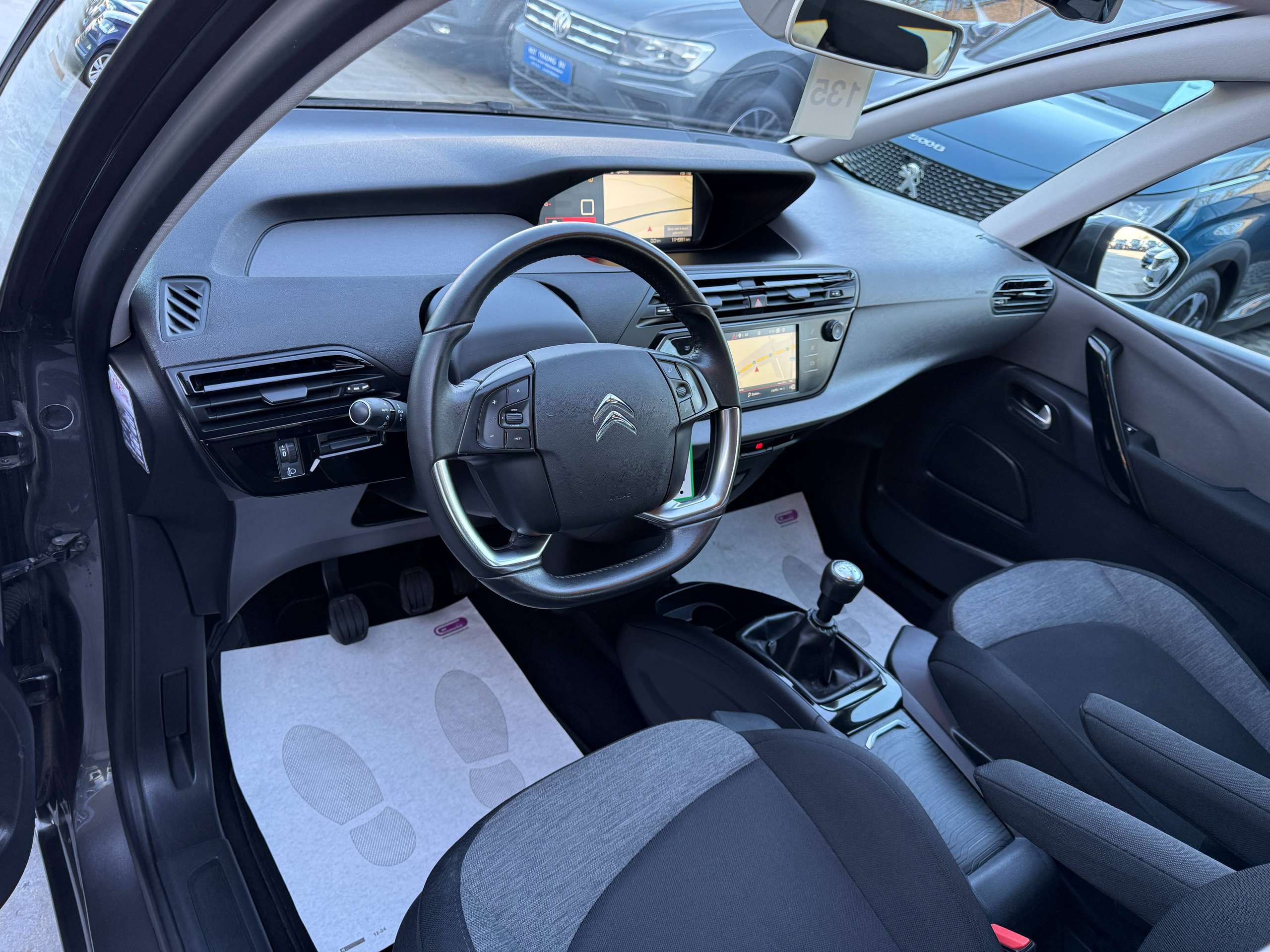 9cb720fe-ca86-4549-ae77-65d20c53c38d12-citroen-grand-c4-spacetourer-1-2i-130pk-7-zetels-facelift-camera-navi-carplay.jpg