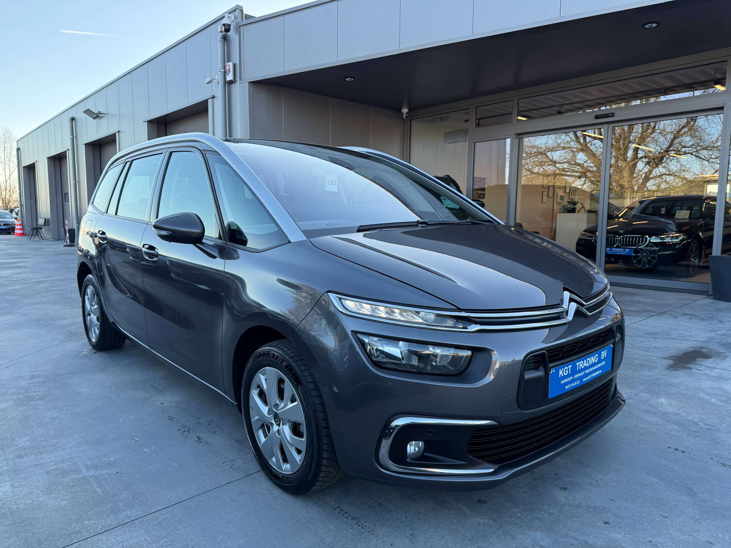 9cb720fe-ca86-4549-ae77-65d20c53c38d3-citroen-grand-c4-spacetourer-1-2i-130pk-7-zetels-facelift-camera-navi-carplay.jpg