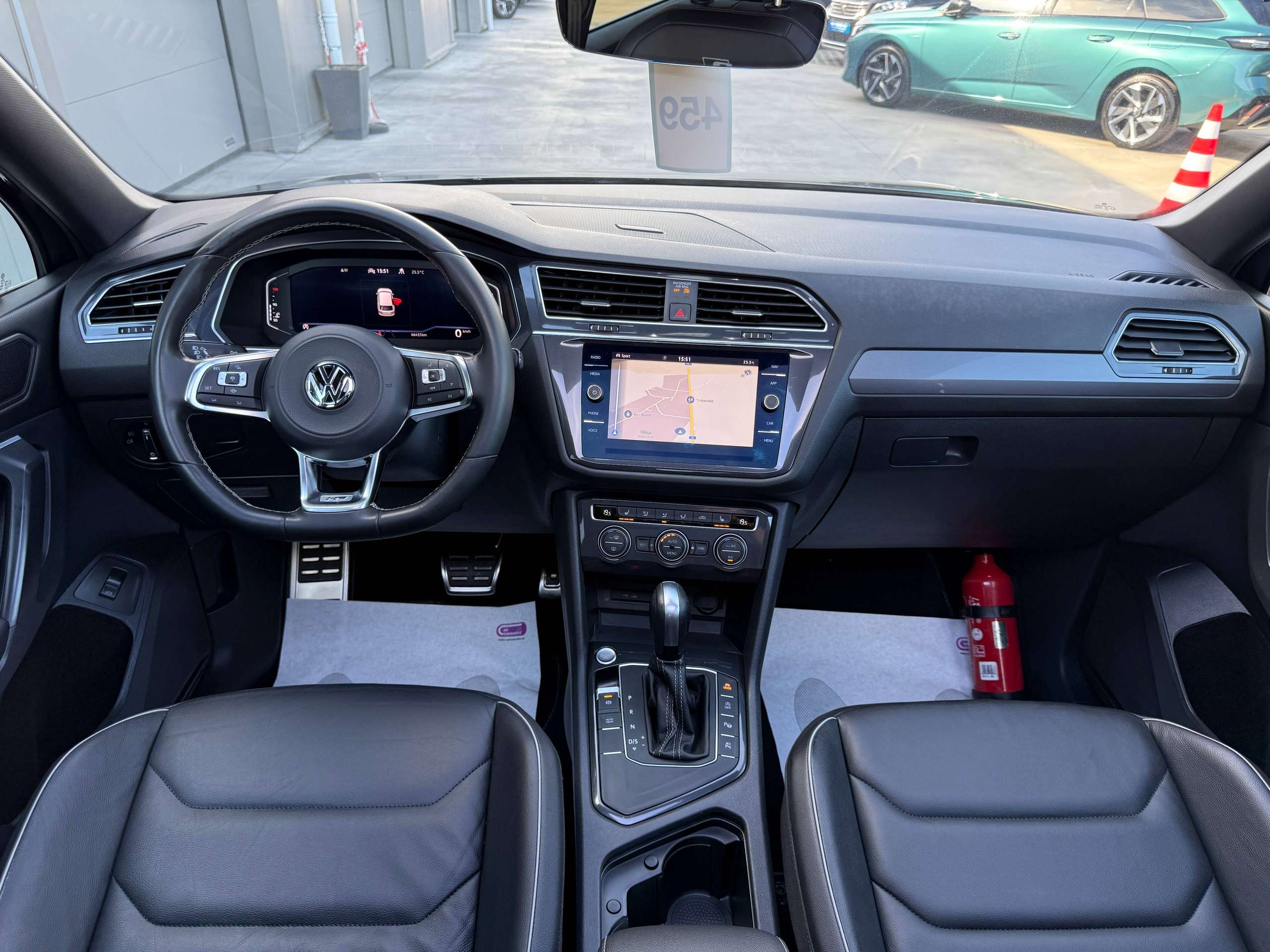 a163b579-a18d-44ba-81a4-1220cbd1892a37-volkswagen-tiguan-allspace-2-0-tdi-7-zit-automaat-r-line-navi-full-led-virtual-opendak-leder-camera.jpg