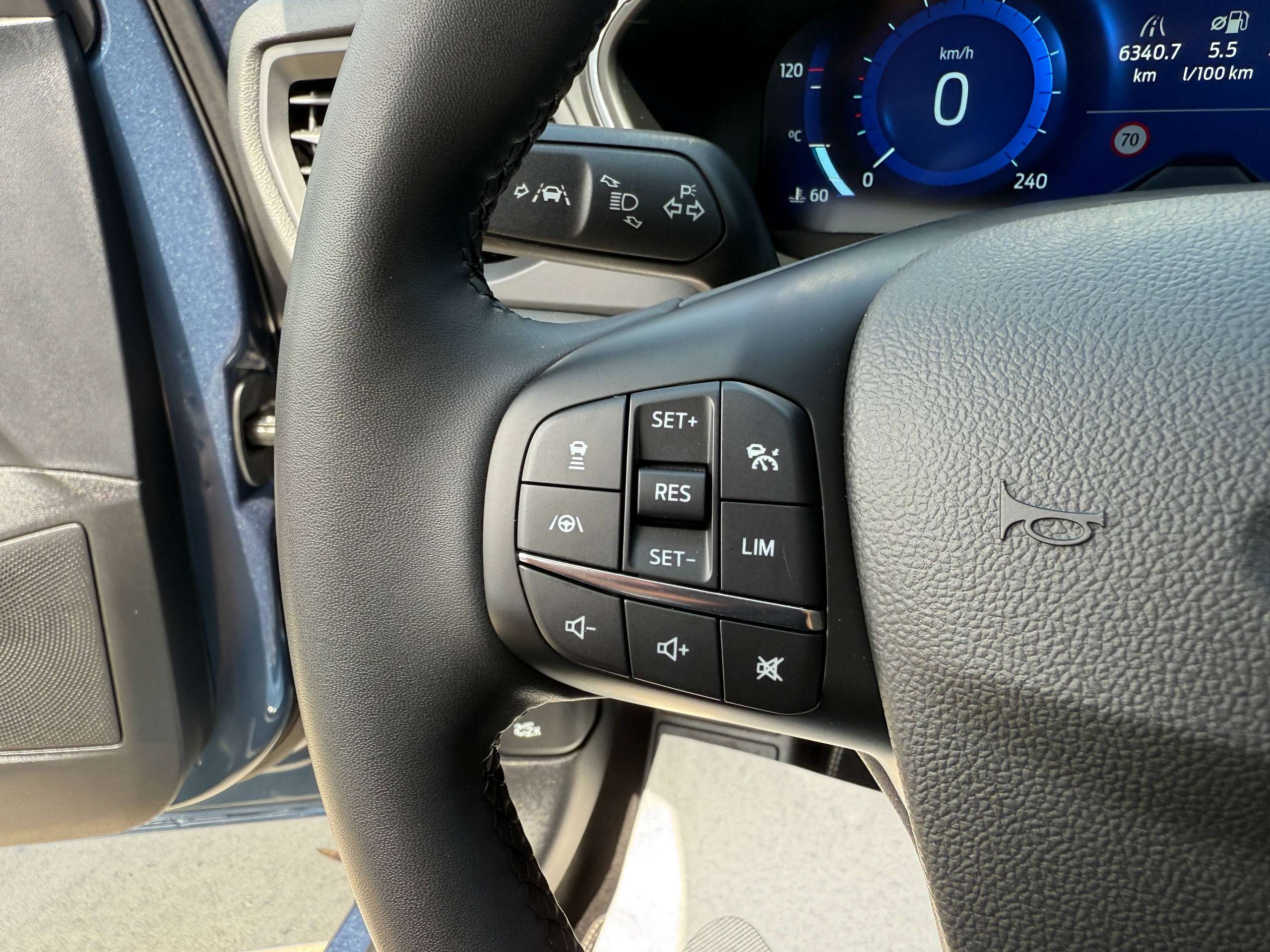 a24c0e3c-17d0-4150-a391-14ada8c1e33514-ford-focus-1-5-tdci-automaat-clipper-full-led-navigatie-camera-carplay-dab-trekhaak.jpg