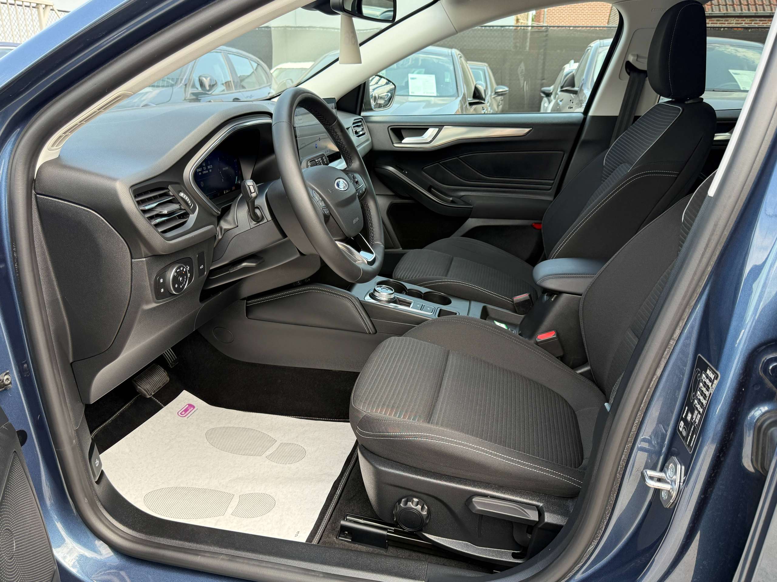 a24c0e3c-17d0-4150-a391-14ada8c1e33524-ford-focus-1-5-tdci-automaat-clipper-full-led-navigatie-camera-carplay-dab-trekhaak.jpg