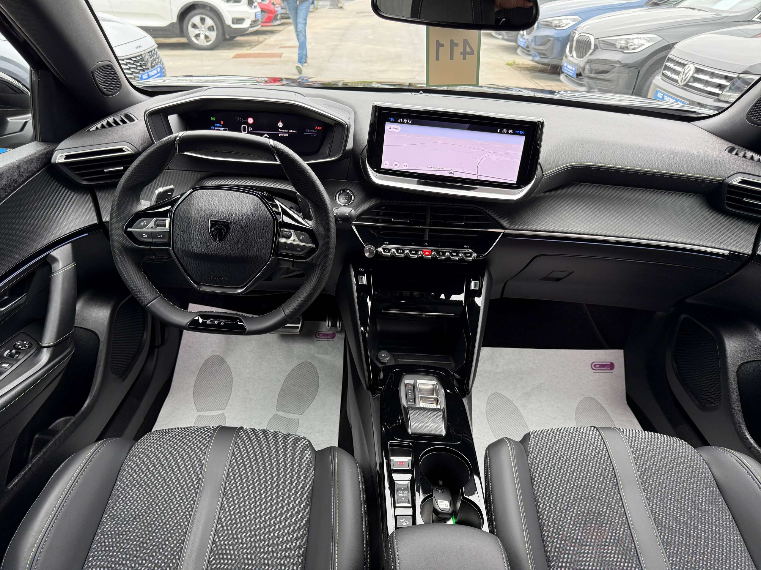 a288df60-cdc9-4b91-9d67-32ab239170ed34-peugeot-2008-1-2-hybrid-gt-line-automaat-navi-leder-360-camera-dode-hoek-carplay-full-led.jpg