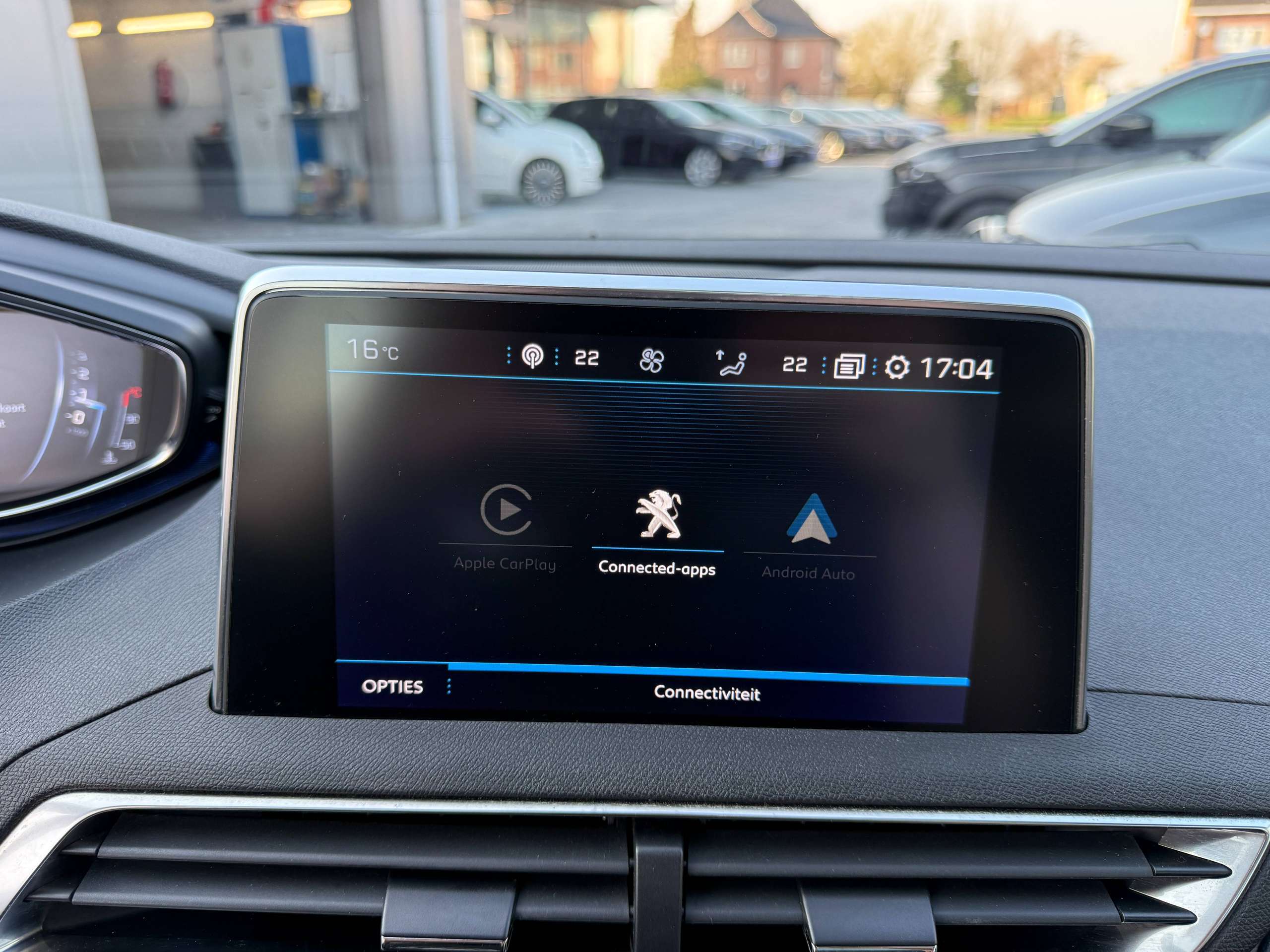 a2c83c11-0f8c-4e96-b8df-0dccece38bec21-peugeot-3008-1-2i-130pk-opendak-navigatie-carplay-camera-dab.jpg