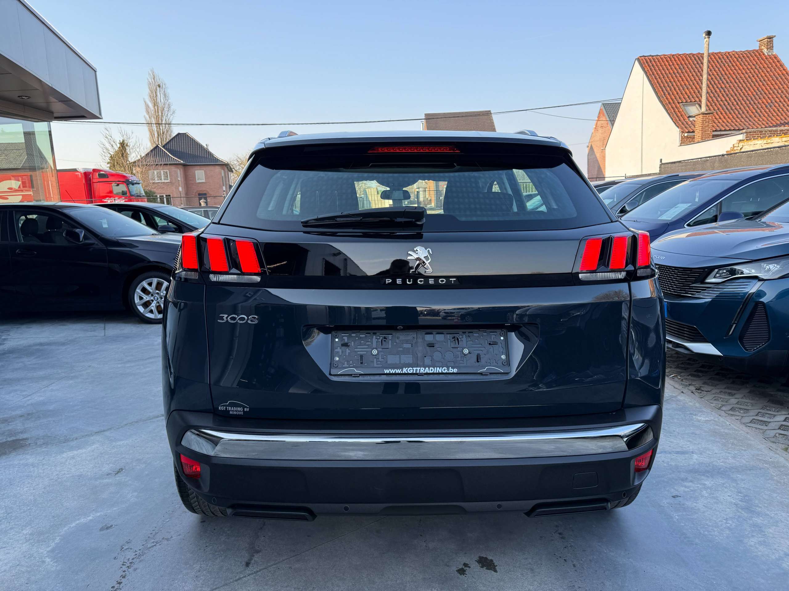 a2c83c11-0f8c-4e96-b8df-0dccece38bec6-peugeot-3008-1-2i-130pk-opendak-navigatie-carplay-camera-dab.jpg