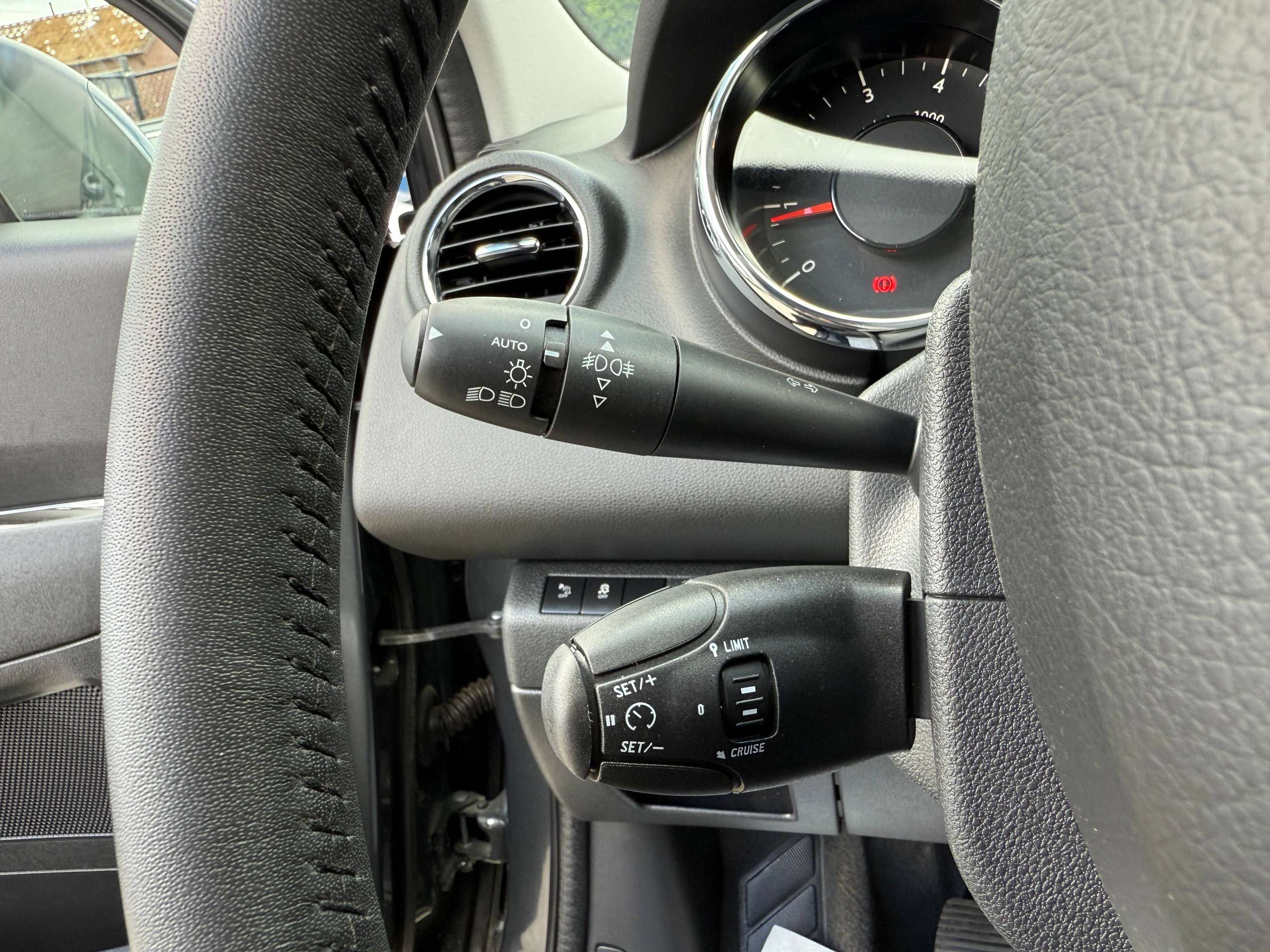 a361c59a-721b-4891-a743-ba4768fcca1215-peugeot-3008-1-2i-130pk-navigatie-camera-bluetooth-pdc-head-up-alu.jpg