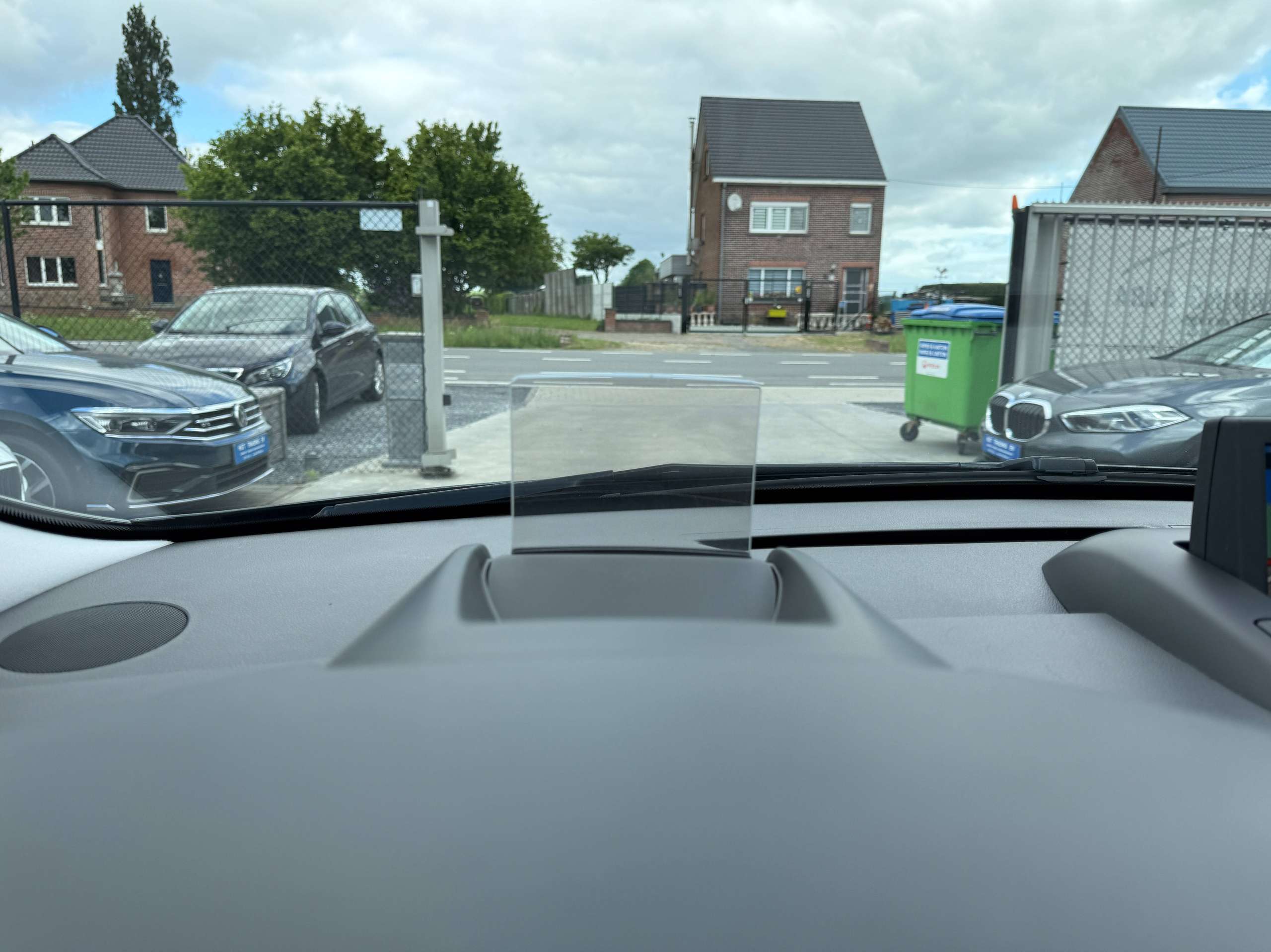 a361c59a-721b-4891-a743-ba4768fcca1218-peugeot-3008-1-2i-130pk-navigatie-camera-bluetooth-pdc-head-up-alu.jpg