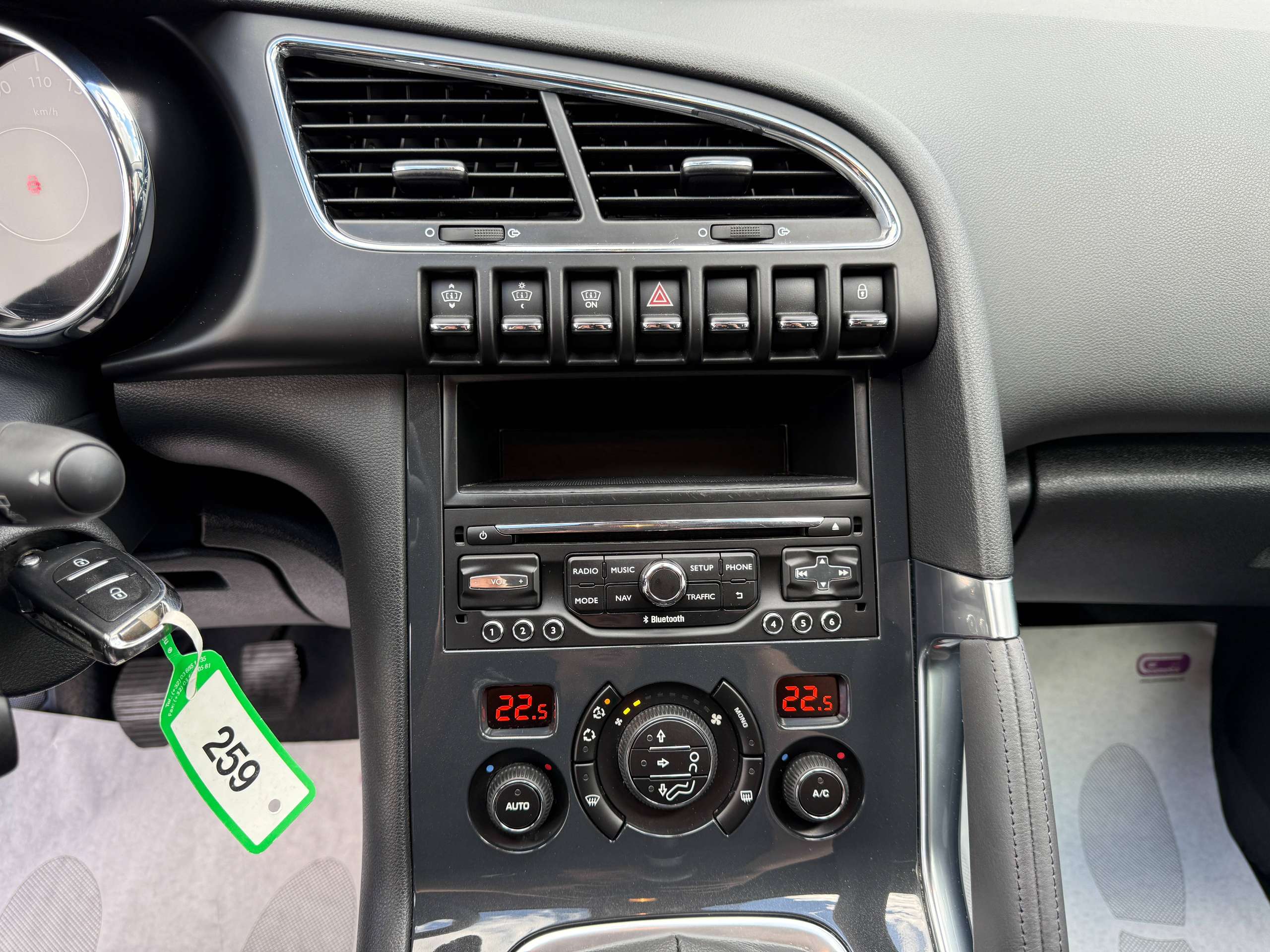a361c59a-721b-4891-a743-ba4768fcca1219-peugeot-3008-1-2i-130pk-navigatie-camera-bluetooth-pdc-head-up-alu.jpg