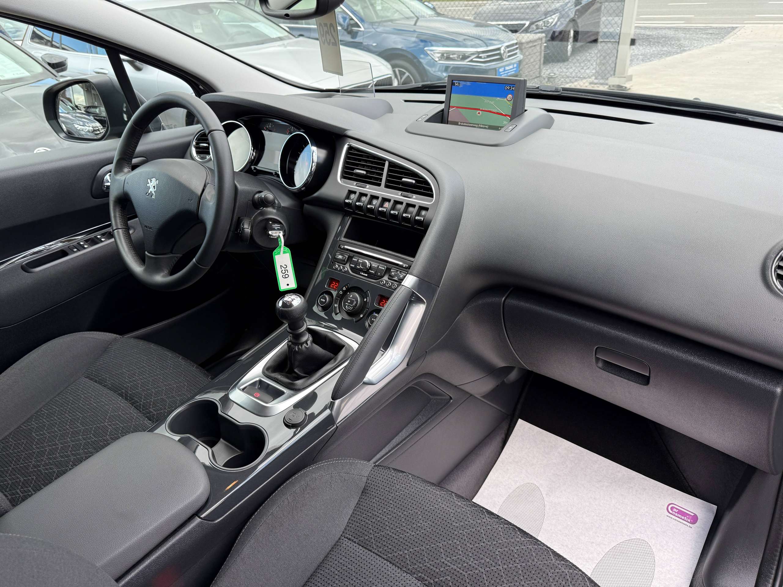 a361c59a-721b-4891-a743-ba4768fcca1222-peugeot-3008-1-2i-130pk-navigatie-camera-bluetooth-pdc-head-up-alu.jpg
