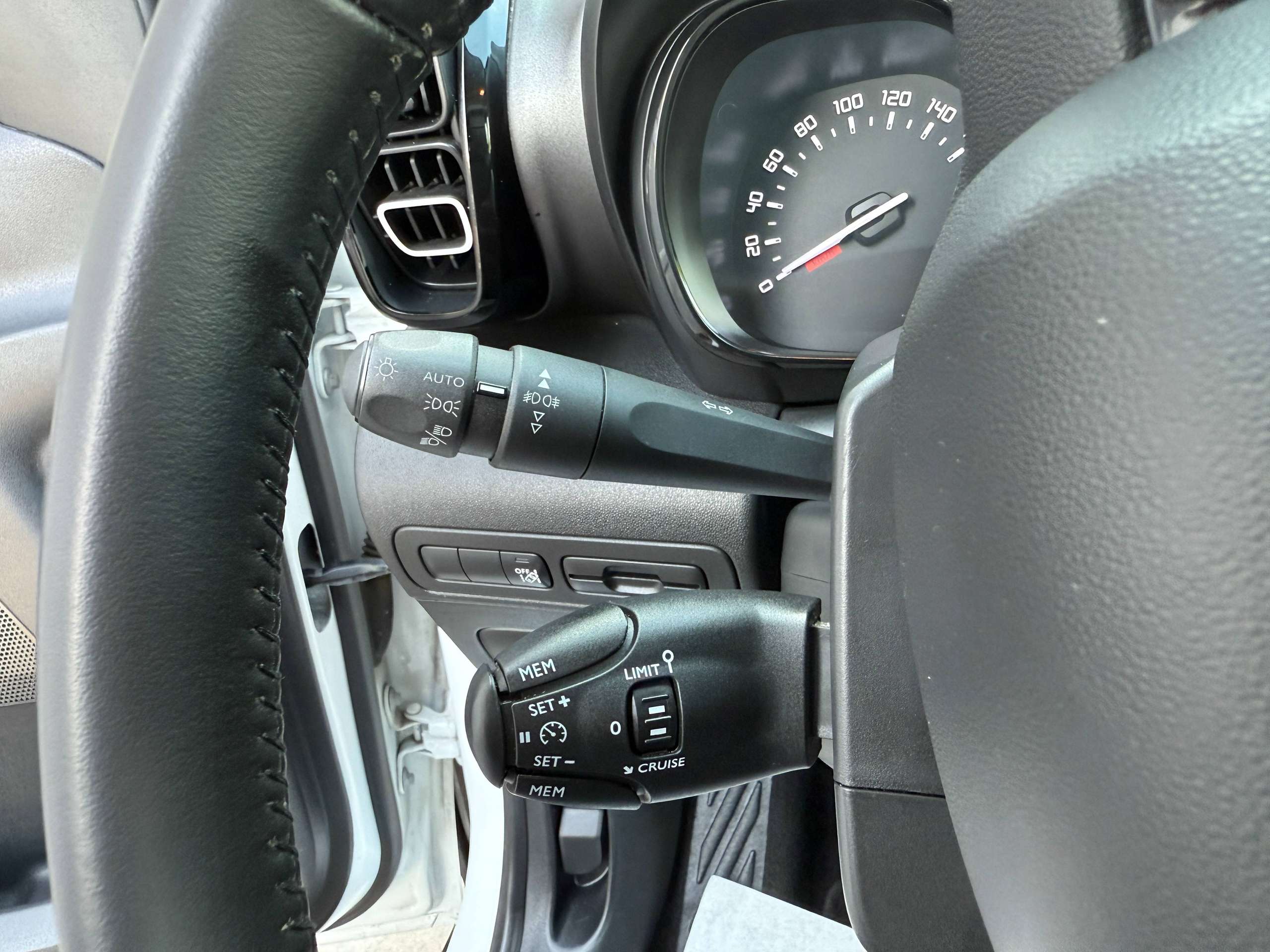 a3710581-e079-42ca-b2b2-7f5e96d5286816-citroen-c3-aircross-1-2i-110pk-navigatie-led-carplay-pdc-bluetooth.jpg