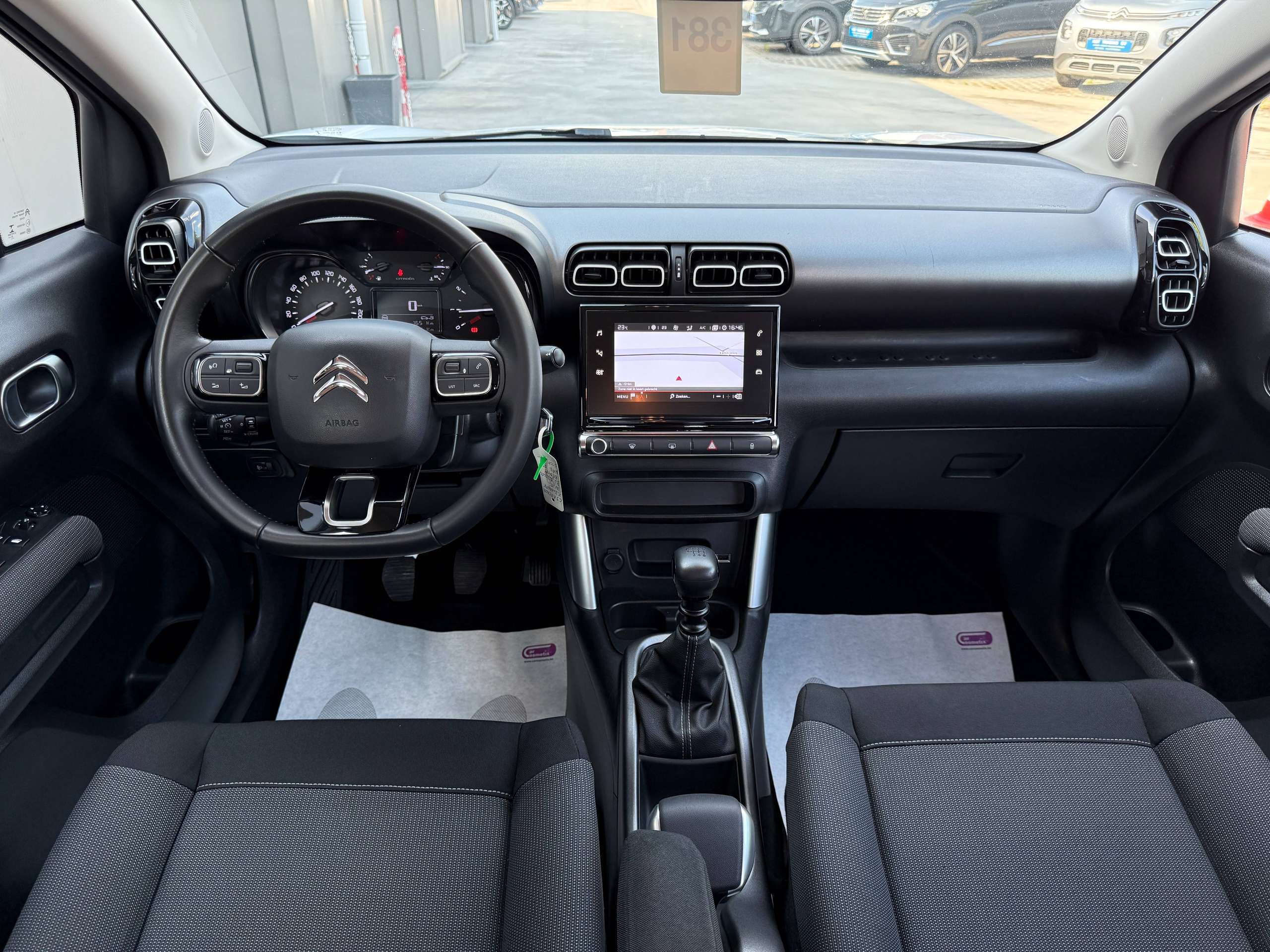 a3710581-e079-42ca-b2b2-7f5e96d5286830-citroen-c3-aircross-1-2i-110pk-navigatie-led-carplay-pdc-bluetooth.jpg