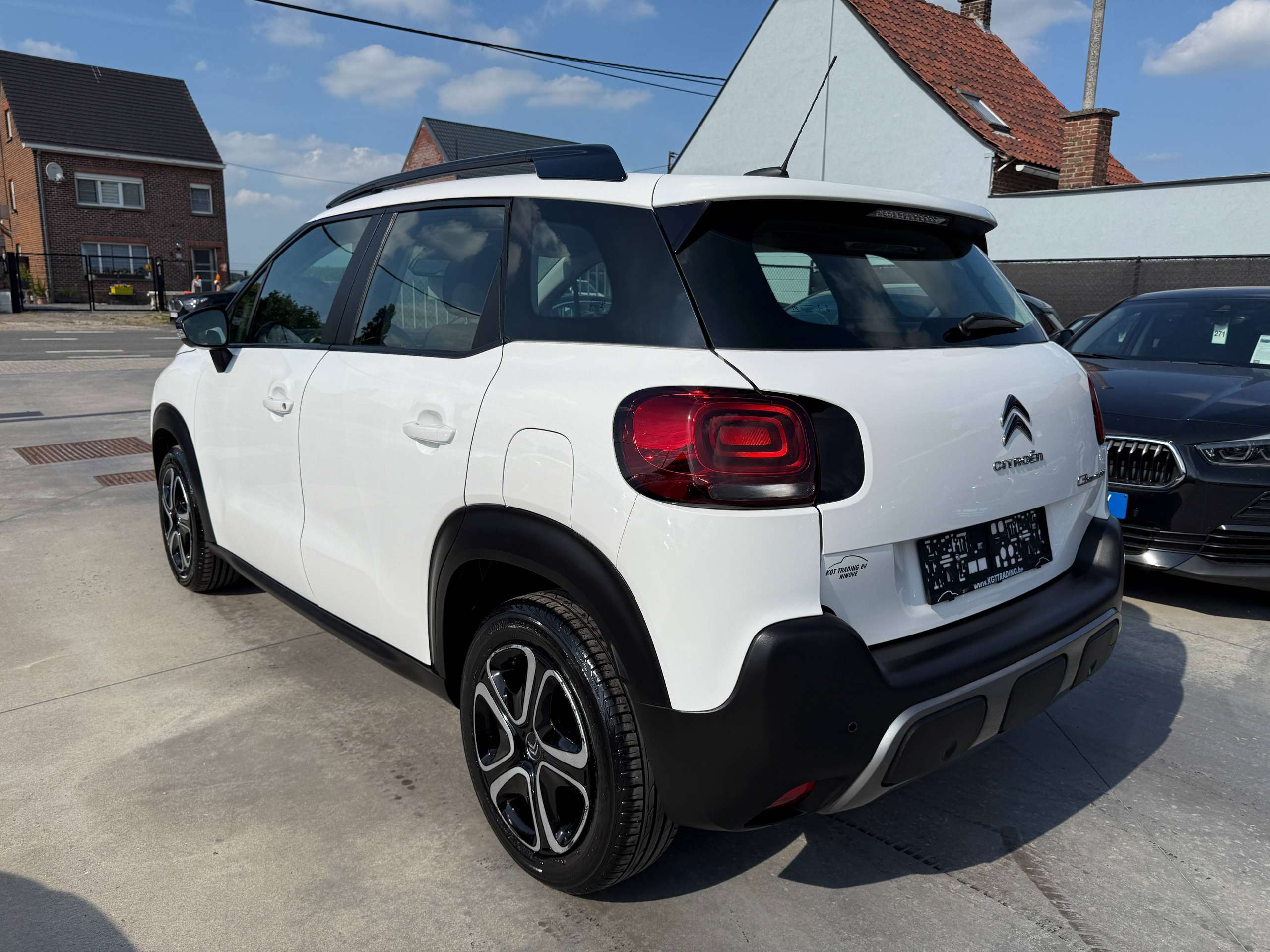 a3710581-e079-42ca-b2b2-7f5e96d528687-citroen-c3-aircross-1-2i-110pk-navigatie-led-carplay-pdc-bluetooth.jpg