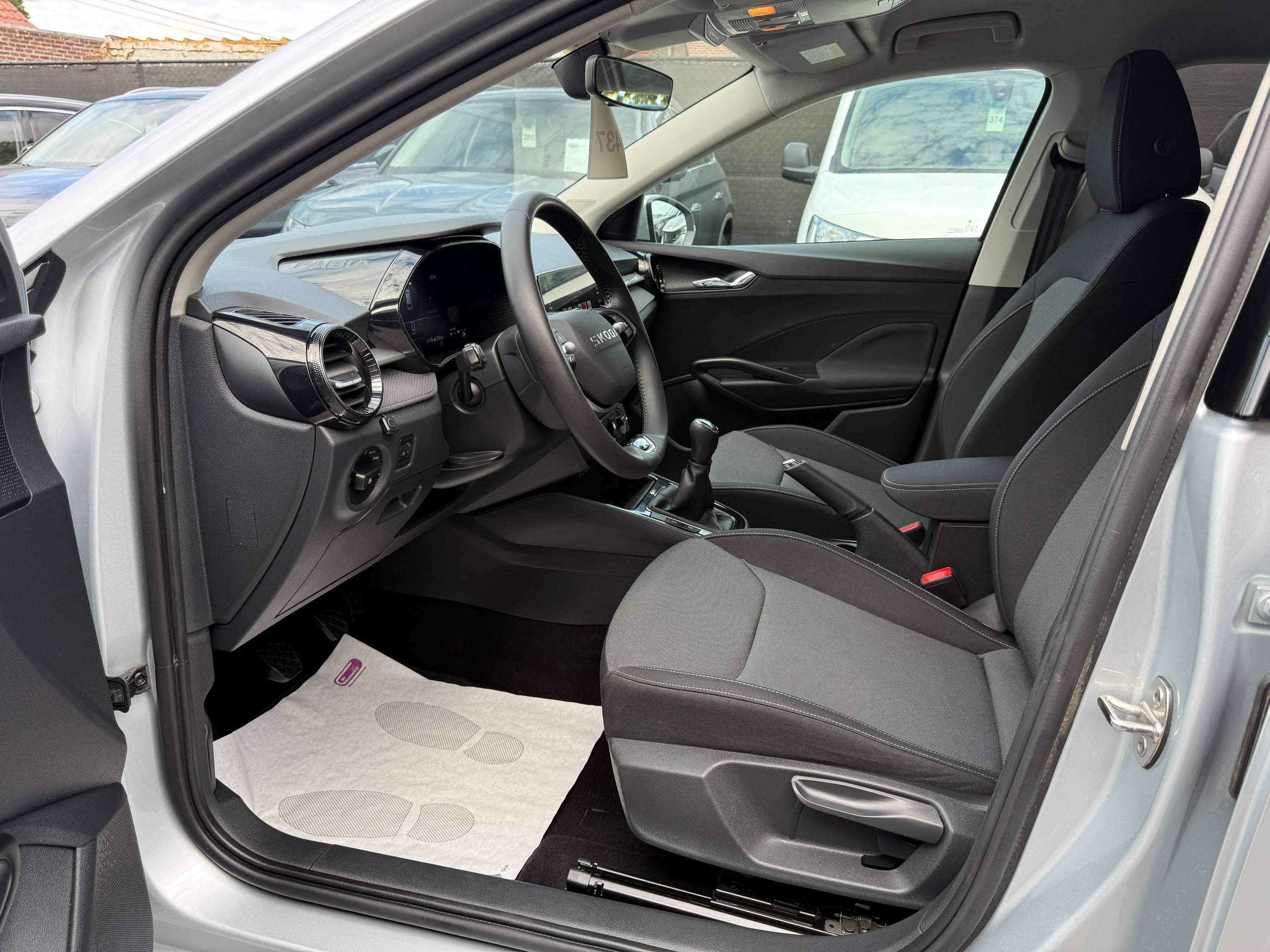 a416d38b-fa4b-48df-9fde-53dd685877ed12-skoda-fabia-1-0i-80pk-camera-zetelverwarming-carplay-full-led-trekhaak.jpg