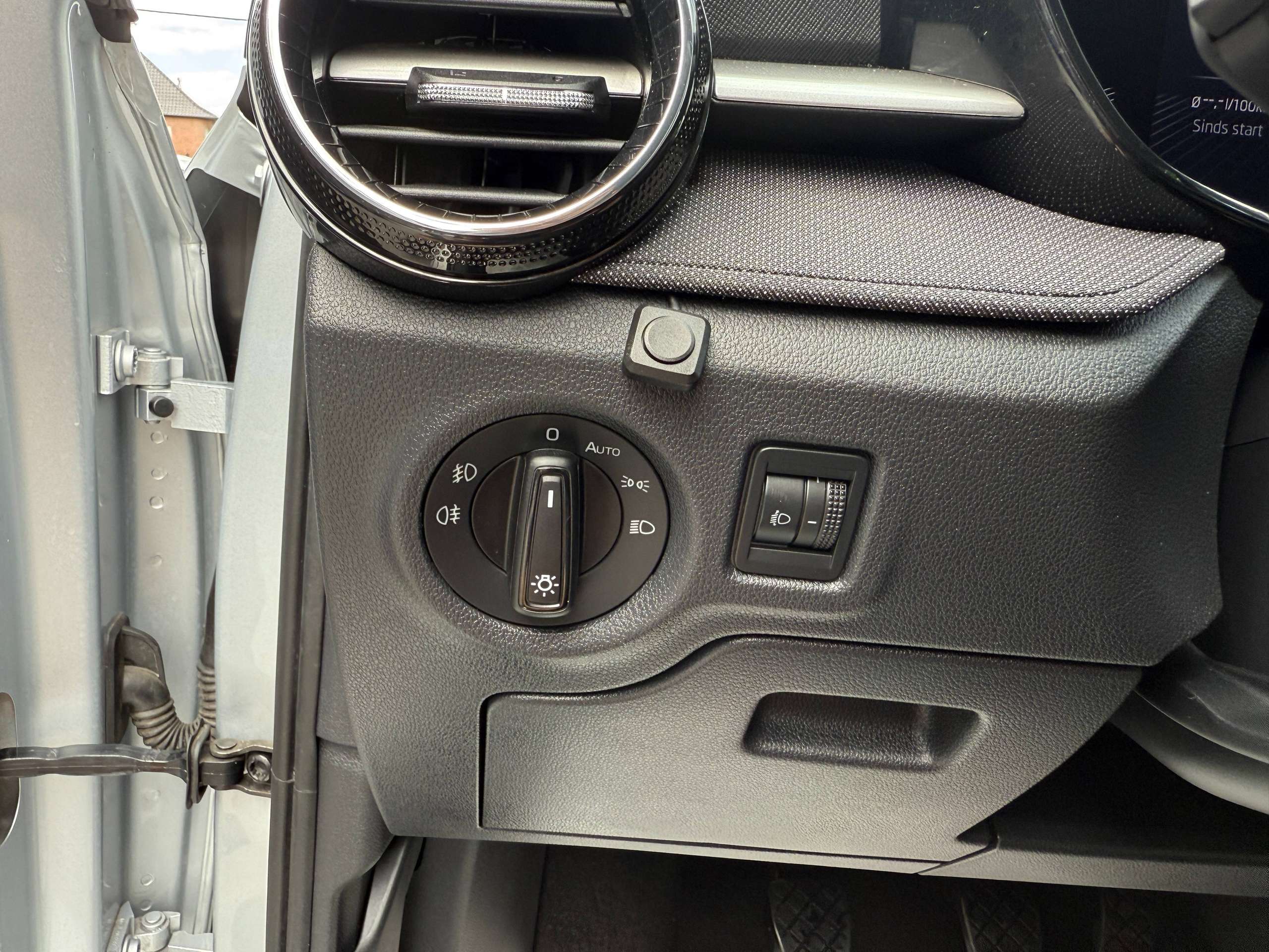 a416d38b-fa4b-48df-9fde-53dd685877ed17-skoda-fabia-1-0i-80pk-camera-zetelverwarming-carplay-full-led-trekhaak.jpg