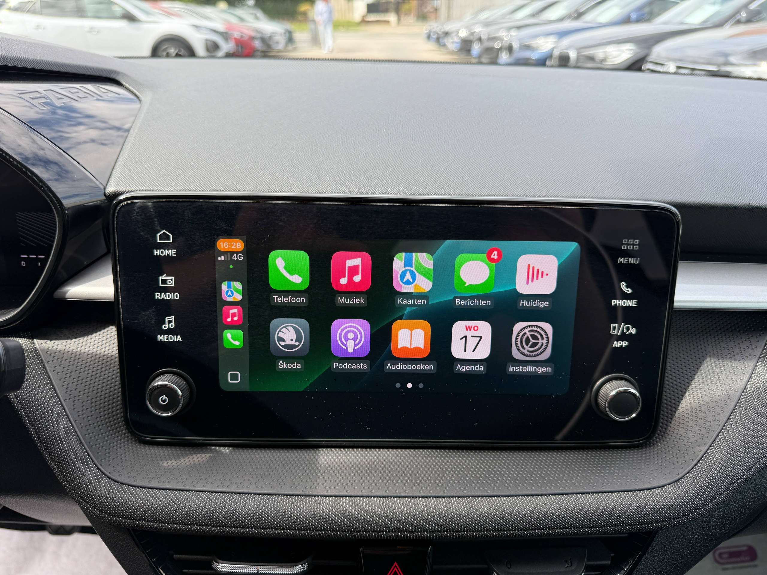 a416d38b-fa4b-48df-9fde-53dd685877ed24-skoda-fabia-1-0i-80pk-camera-zetelverwarming-carplay-full-led-trekhaak.jpg