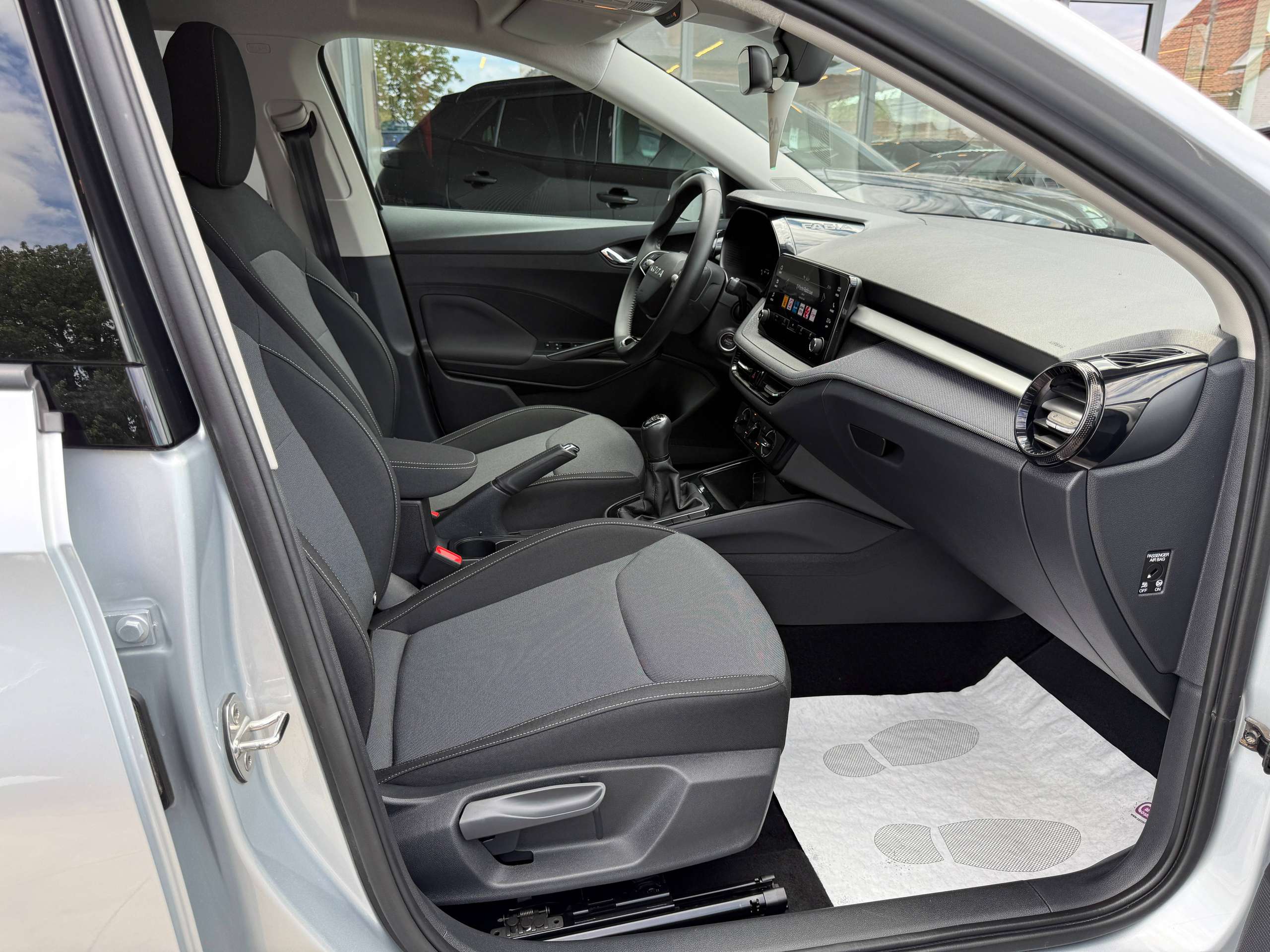 a416d38b-fa4b-48df-9fde-53dd685877ed27-skoda-fabia-1-0i-80pk-camera-zetelverwarming-carplay-full-led-trekhaak.jpg