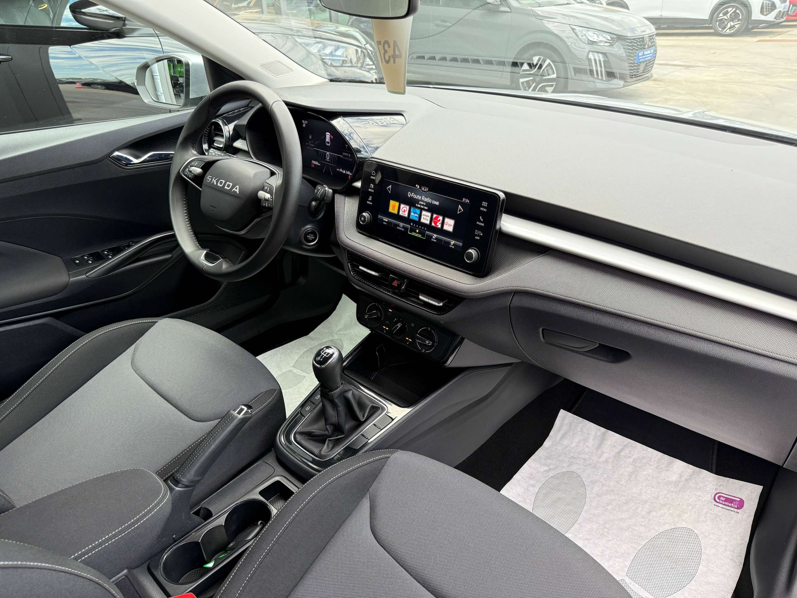 a416d38b-fa4b-48df-9fde-53dd685877ed28-skoda-fabia-1-0i-80pk-camera-zetelverwarming-carplay-full-led-trekhaak.jpg
