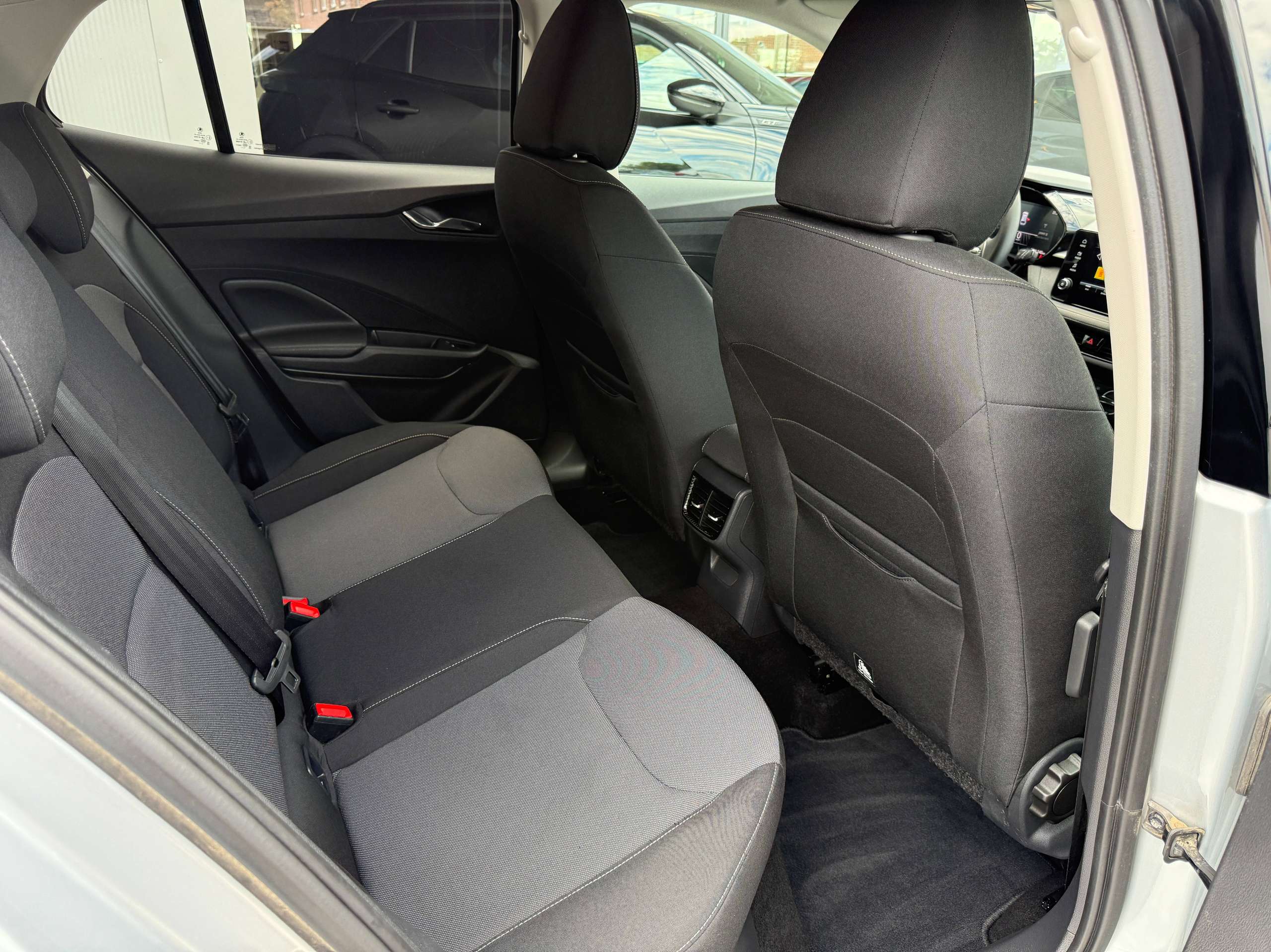 a416d38b-fa4b-48df-9fde-53dd685877ed31-skoda-fabia-1-0i-80pk-camera-zetelverwarming-carplay-full-led-trekhaak.jpg