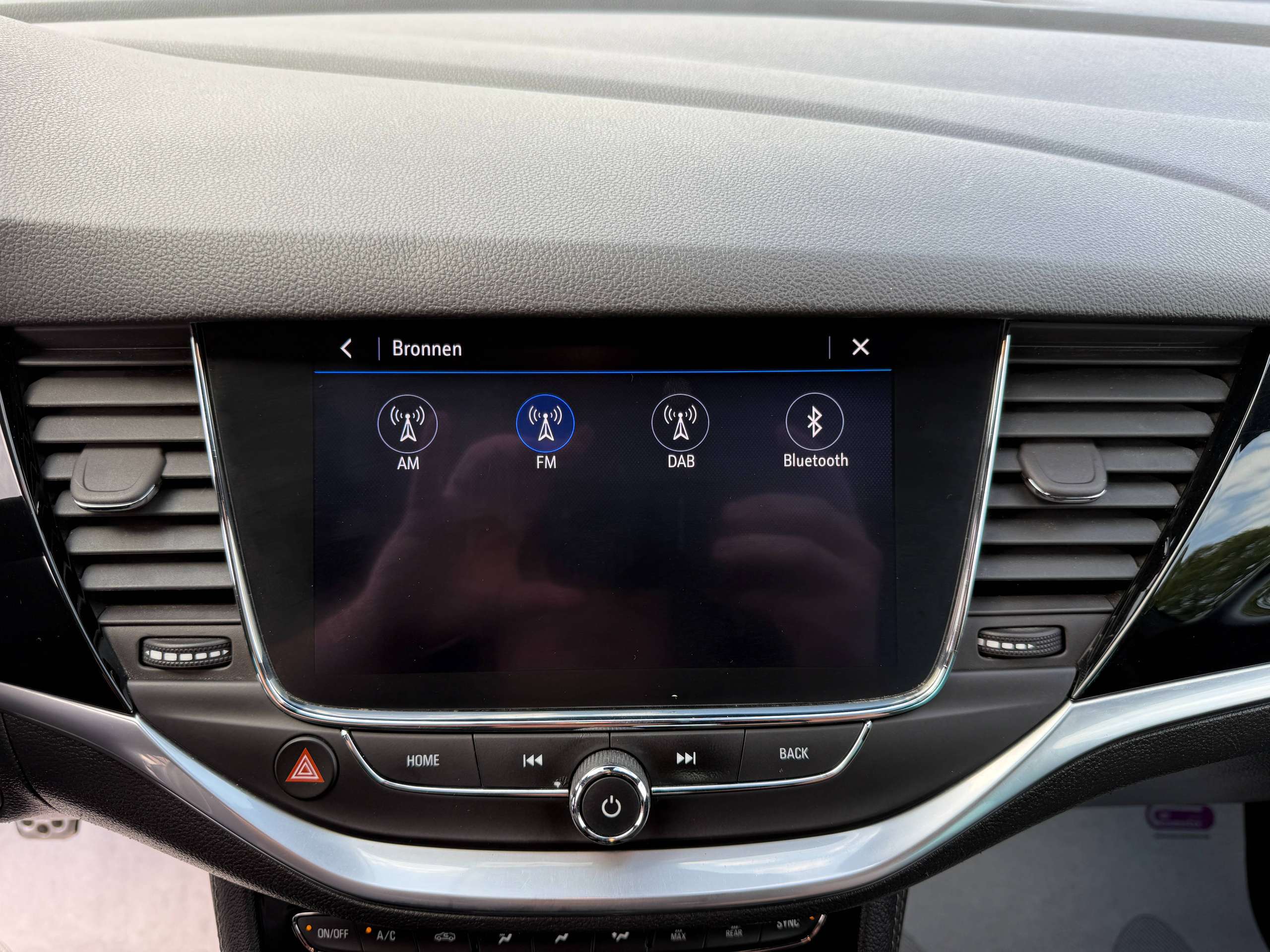 ad25cfe5-3622-4db2-b83c-0c8671dd732825-opel-astra-1-2i-5-deurs-gs-line-navigatie-leder-camera-carplay-led.jpg