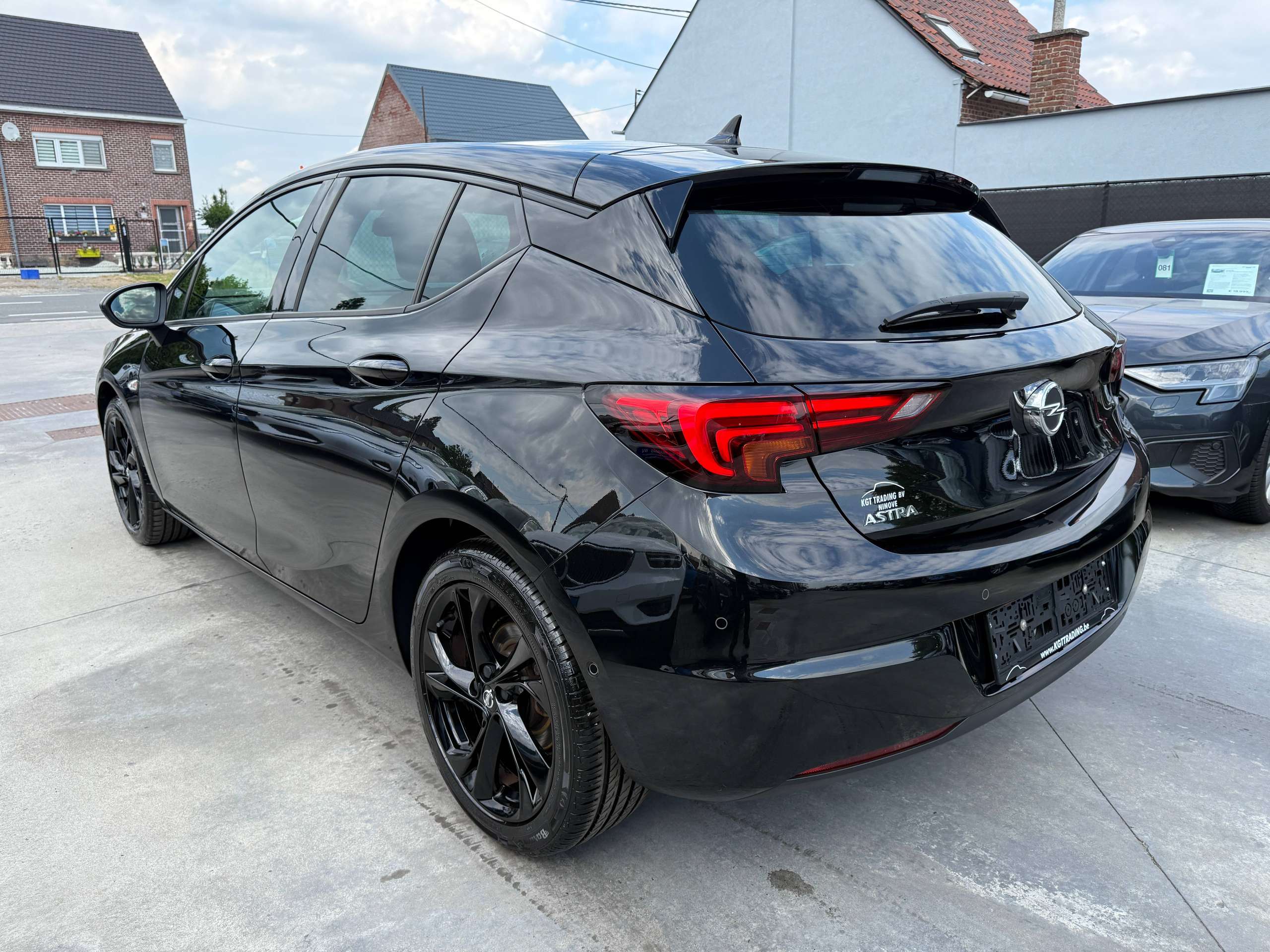 ad25cfe5-3622-4db2-b83c-0c8671dd73287-opel-astra-1-2i-5-deurs-gs-line-navigatie-leder-camera-carplay-led.jpg