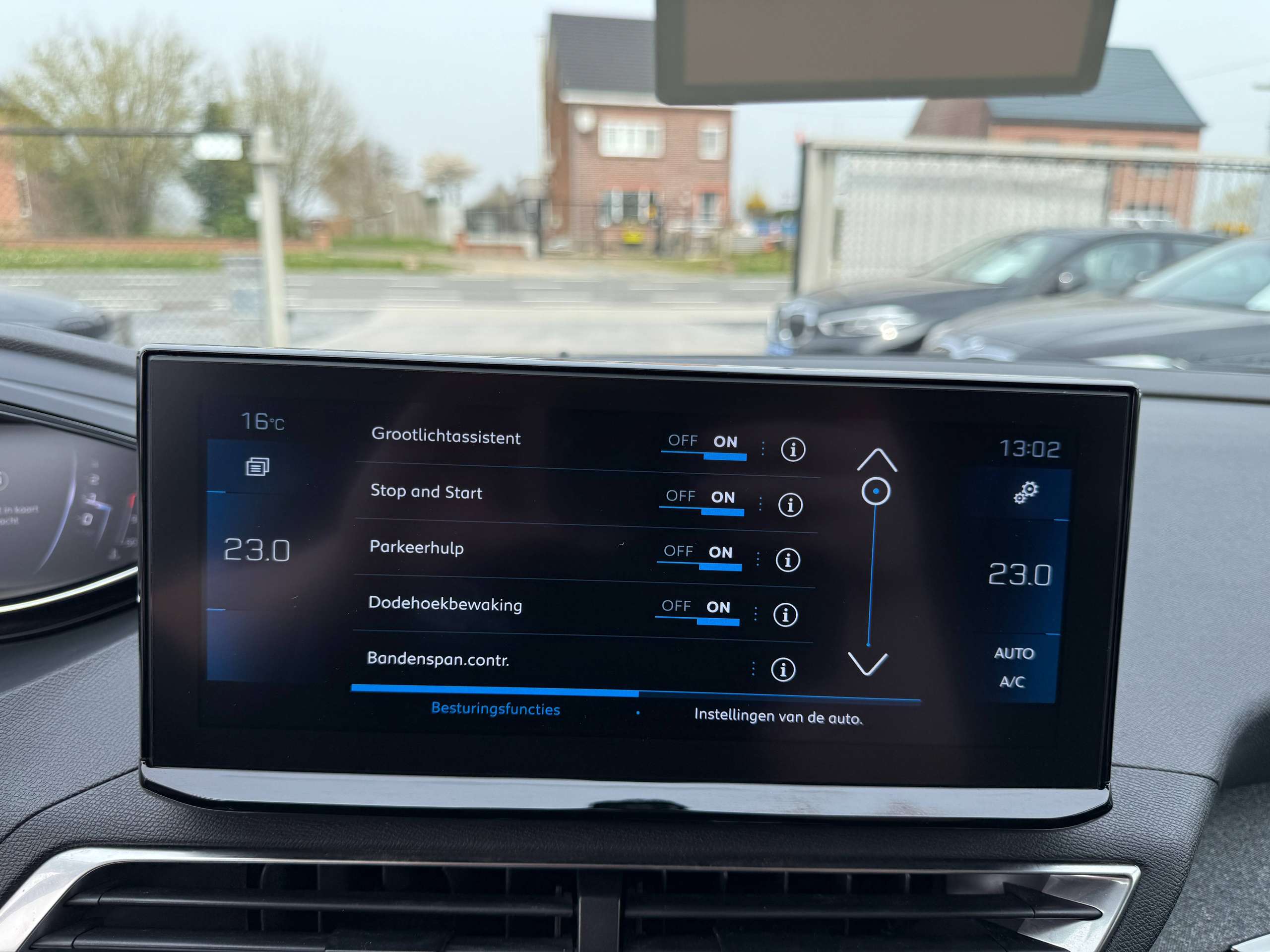b09d0e52-2b02-4627-bd44-5536feae6bdf22-peugeot-3008-1-2i-facelift-navigatie-full-led-zwart-leder-camer.jpg