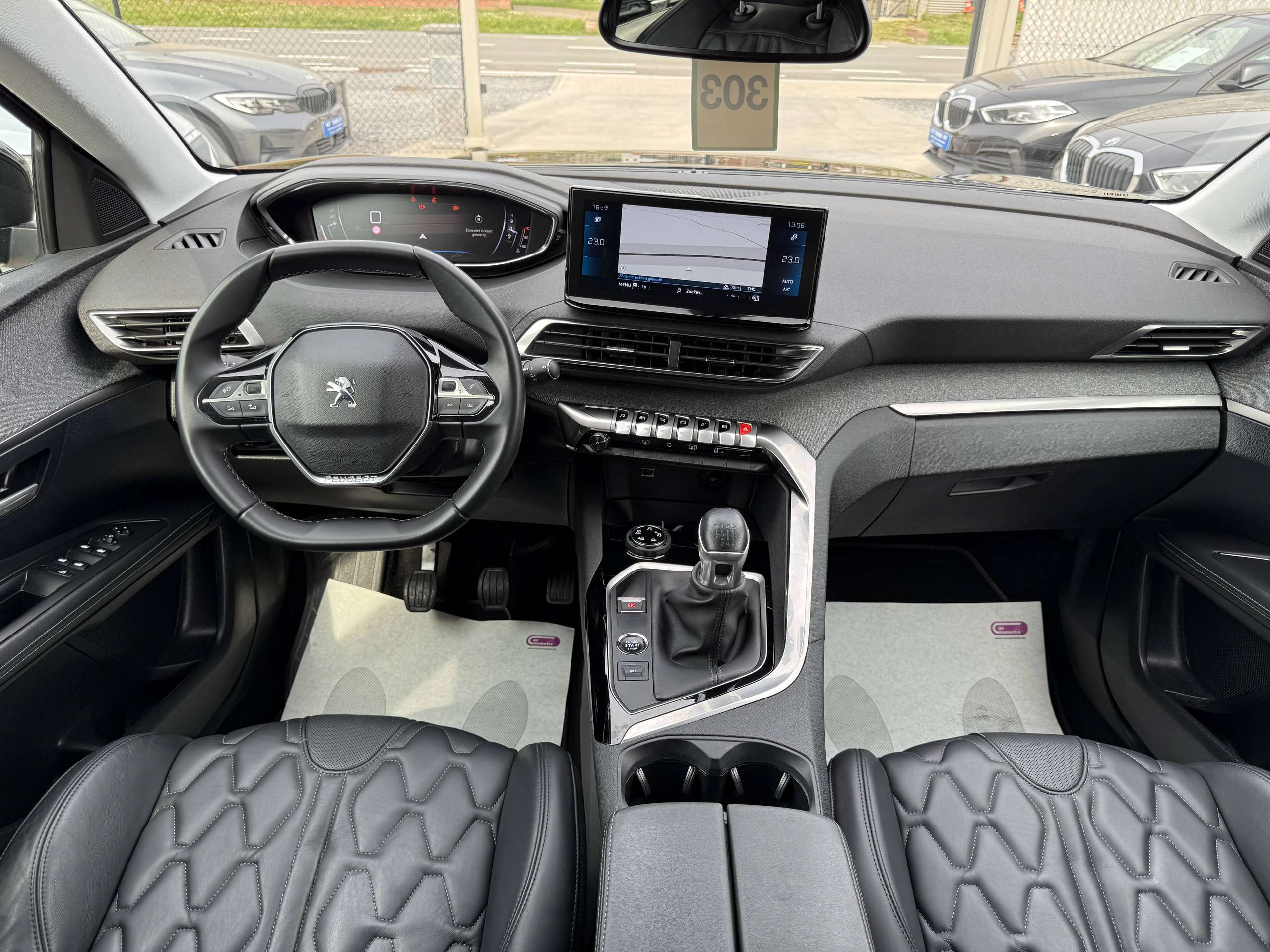 b09d0e52-2b02-4627-bd44-5536feae6bdf33-peugeot-3008-1-2i-facelift-navigatie-full-led-zwart-leder-camer.jpg