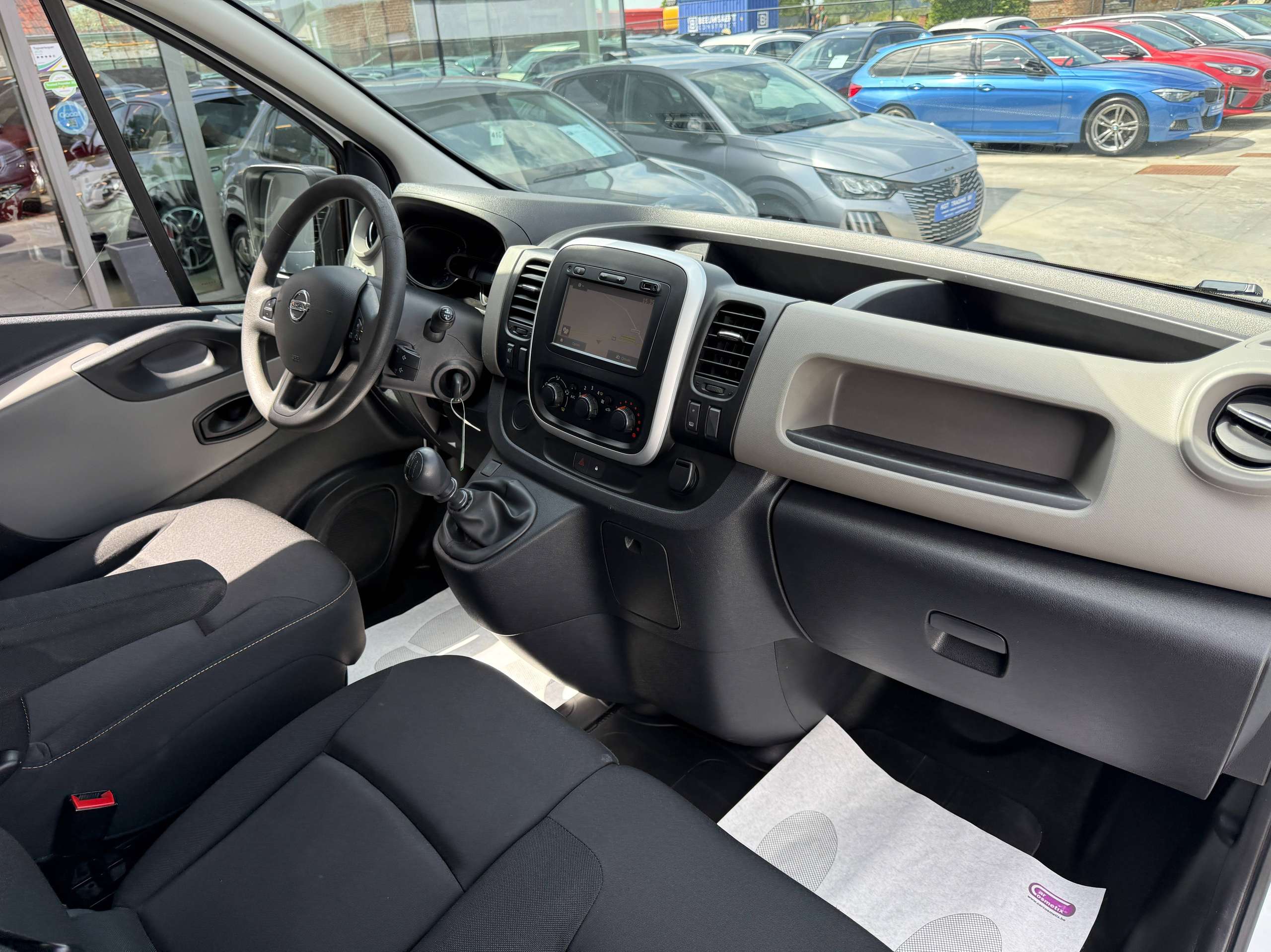 b12fa1e9-bb56-4b53-9544-053d4cde66ff22-nissan-nv300-1-6-dci-120pk-lengte-2-navigatie-bluetooth-pdc-airco.jpg