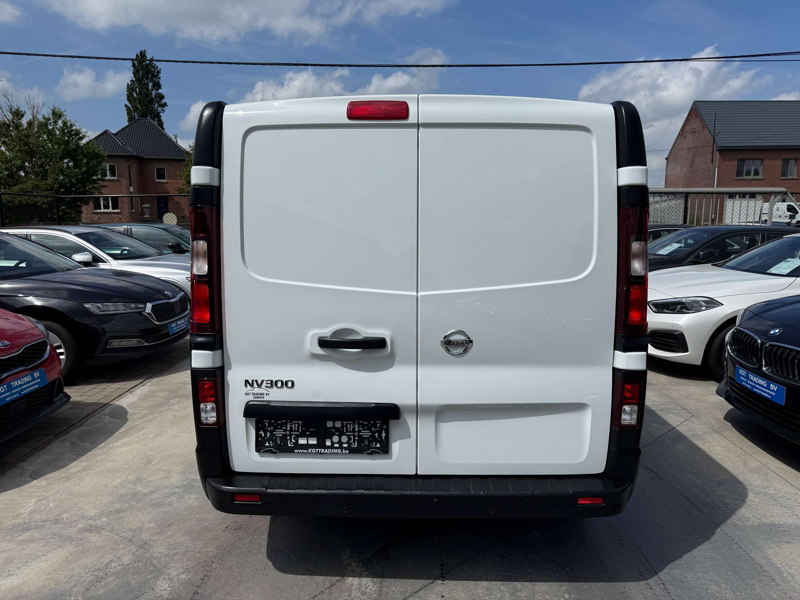 b12fa1e9-bb56-4b53-9544-053d4cde66ff6-nissan-nv300-1-6-dci-120pk-lengte-2-navigatie-bluetooth-pdc-airco.jpg