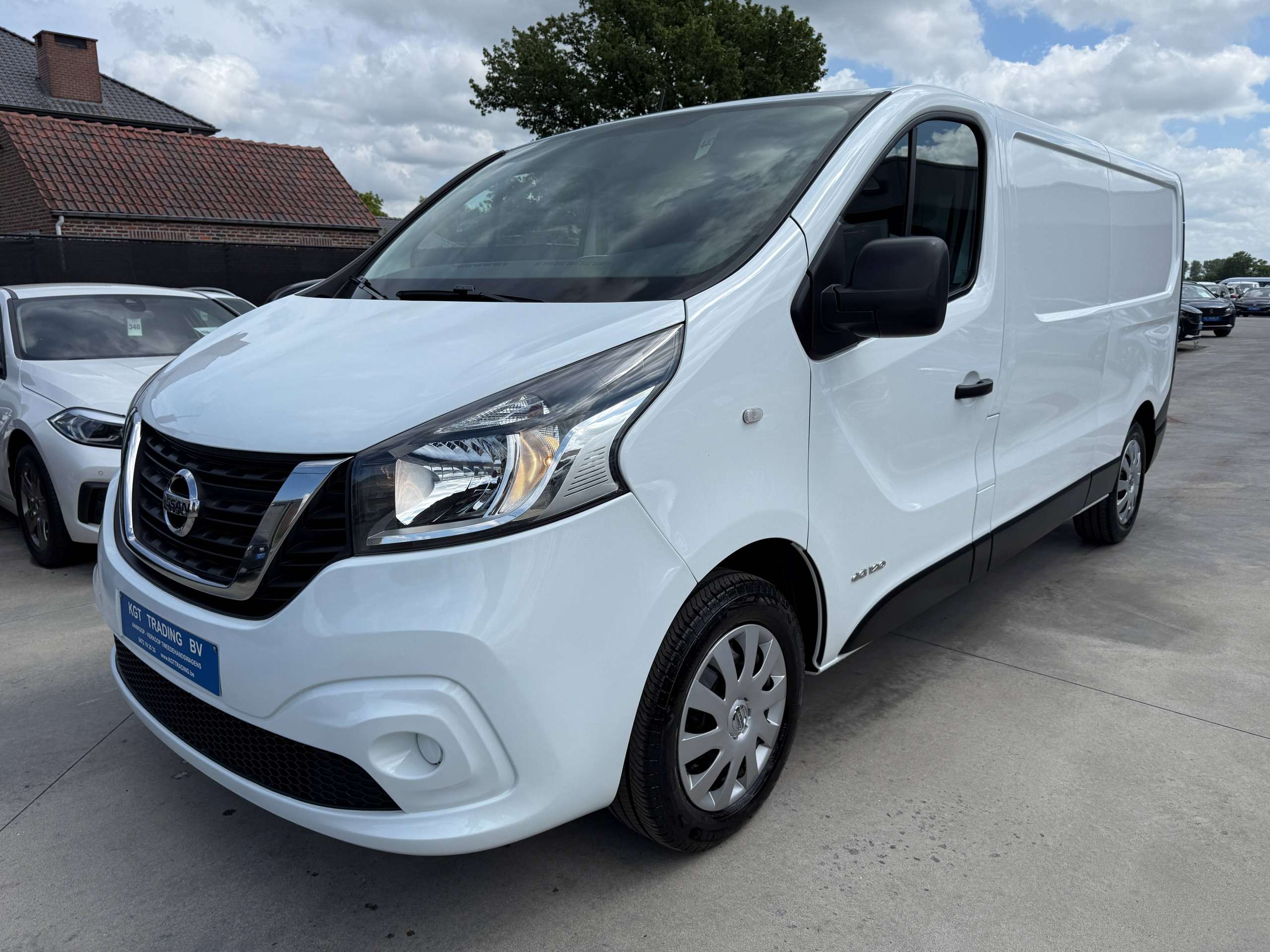 b12fa1e9-bb56-4b53-9544-053d4cde66ff9-nissan-nv300-1-6-dci-120pk-lengte-2-navigatie-bluetooth-pdc-airco.jpg