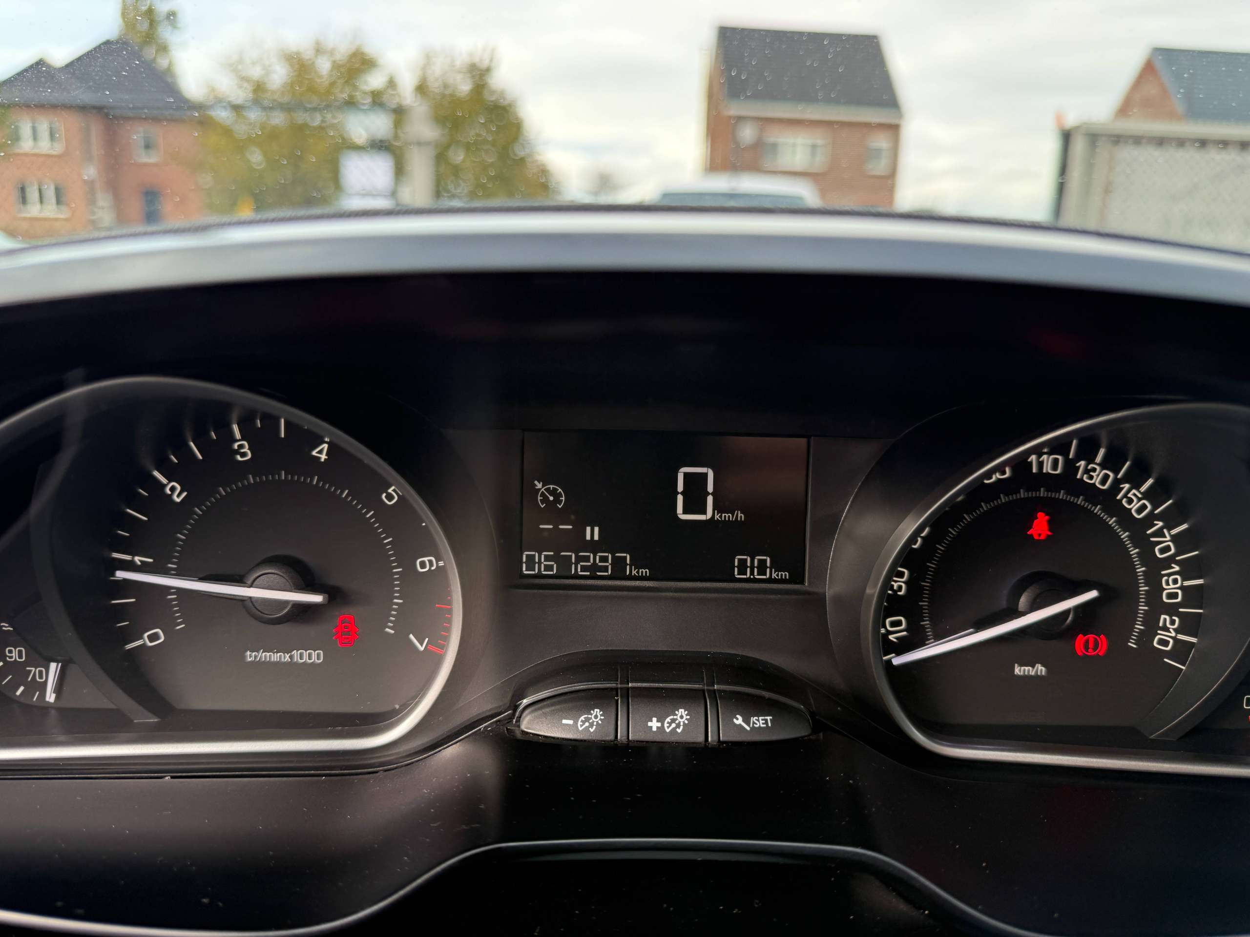 b3e29cb4-bede-4b0d-9622-1b16a335925616-peugeot-2008-1-2i-puretech-83pk-navigatie-carplay-bluetooth-a-c.jpg