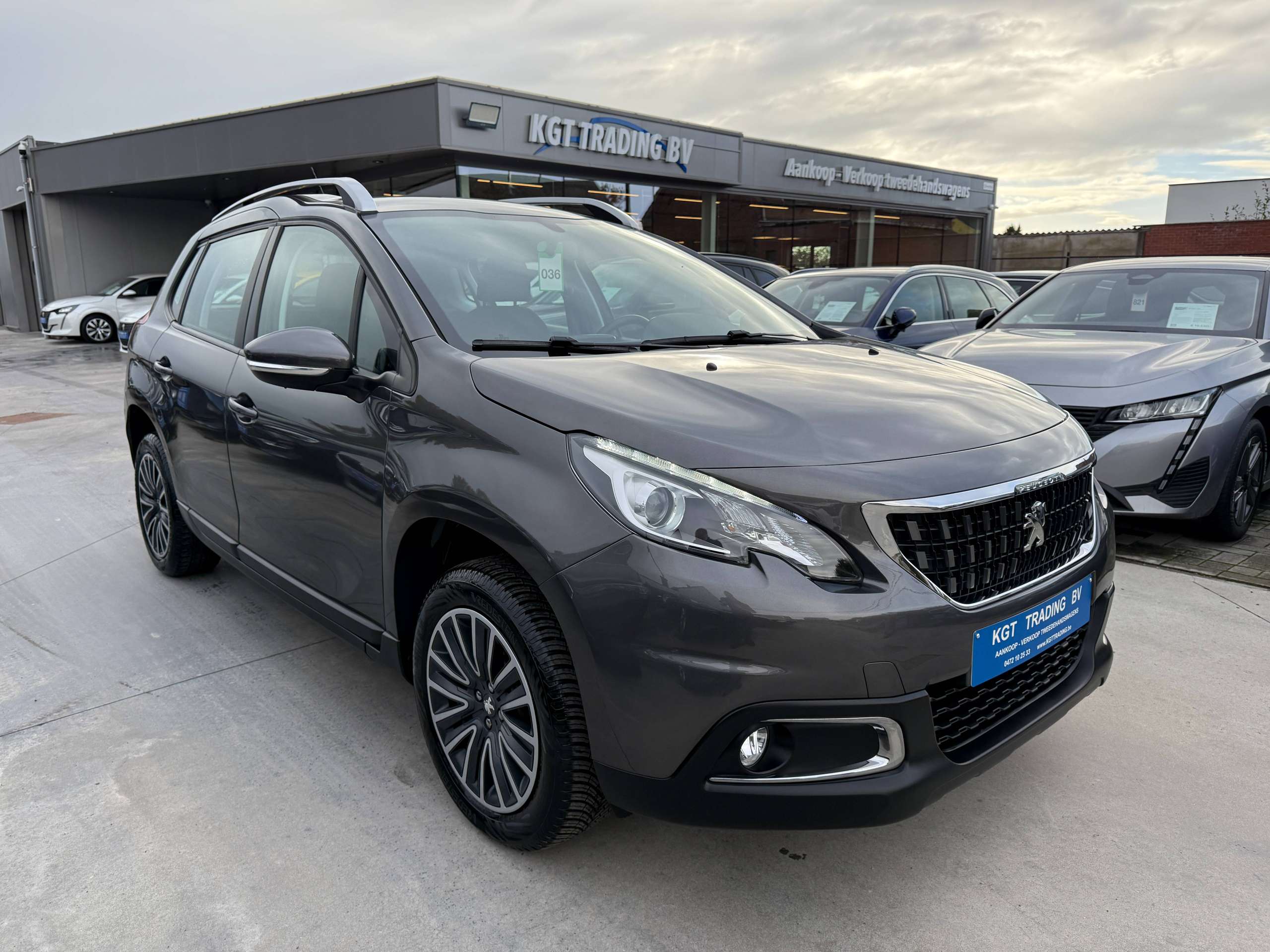 b3e29cb4-bede-4b0d-9622-1b16a33592563-peugeot-2008-1-2i-puretech-83pk-navigatie-carplay-bluetooth-a-c.jpg