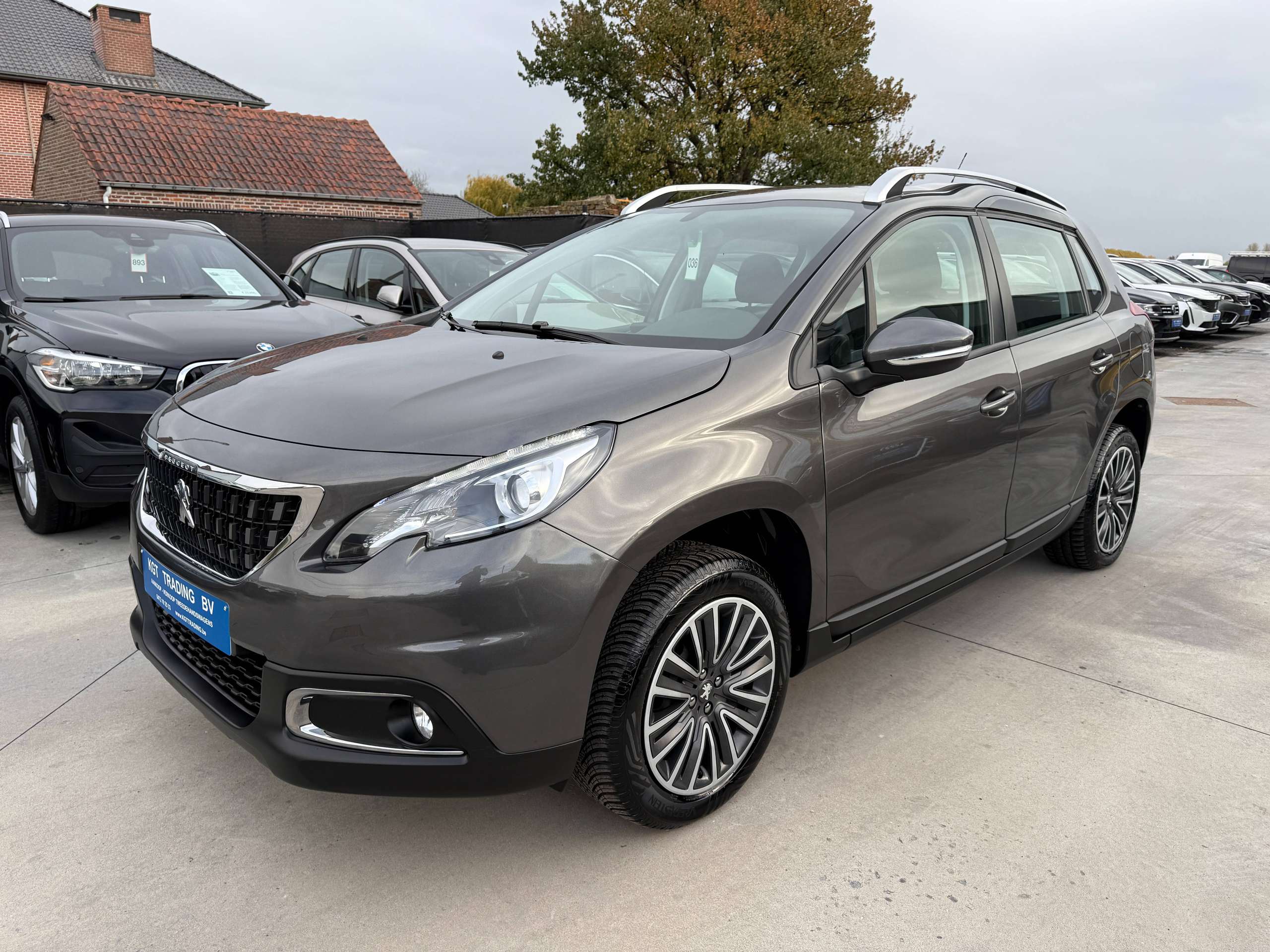 b3e29cb4-bede-4b0d-9622-1b16a33592569-peugeot-2008-1-2i-puretech-83pk-navigatie-carplay-bluetooth-a-c.jpg