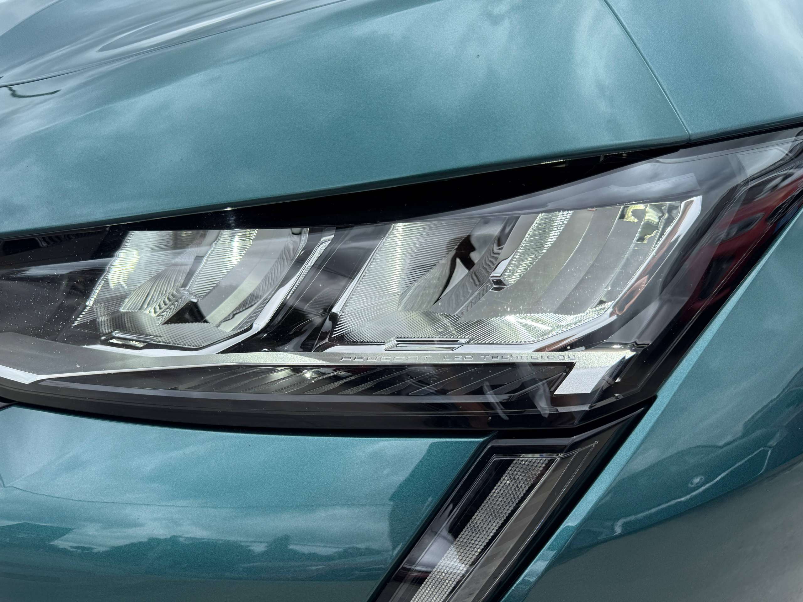 b6fd97da-4542-4708-8011-72438e69b81810-peugeot-308-sw-phev-hybrid-automaat-navi-leder-camera-carplay-led-alu.jpg