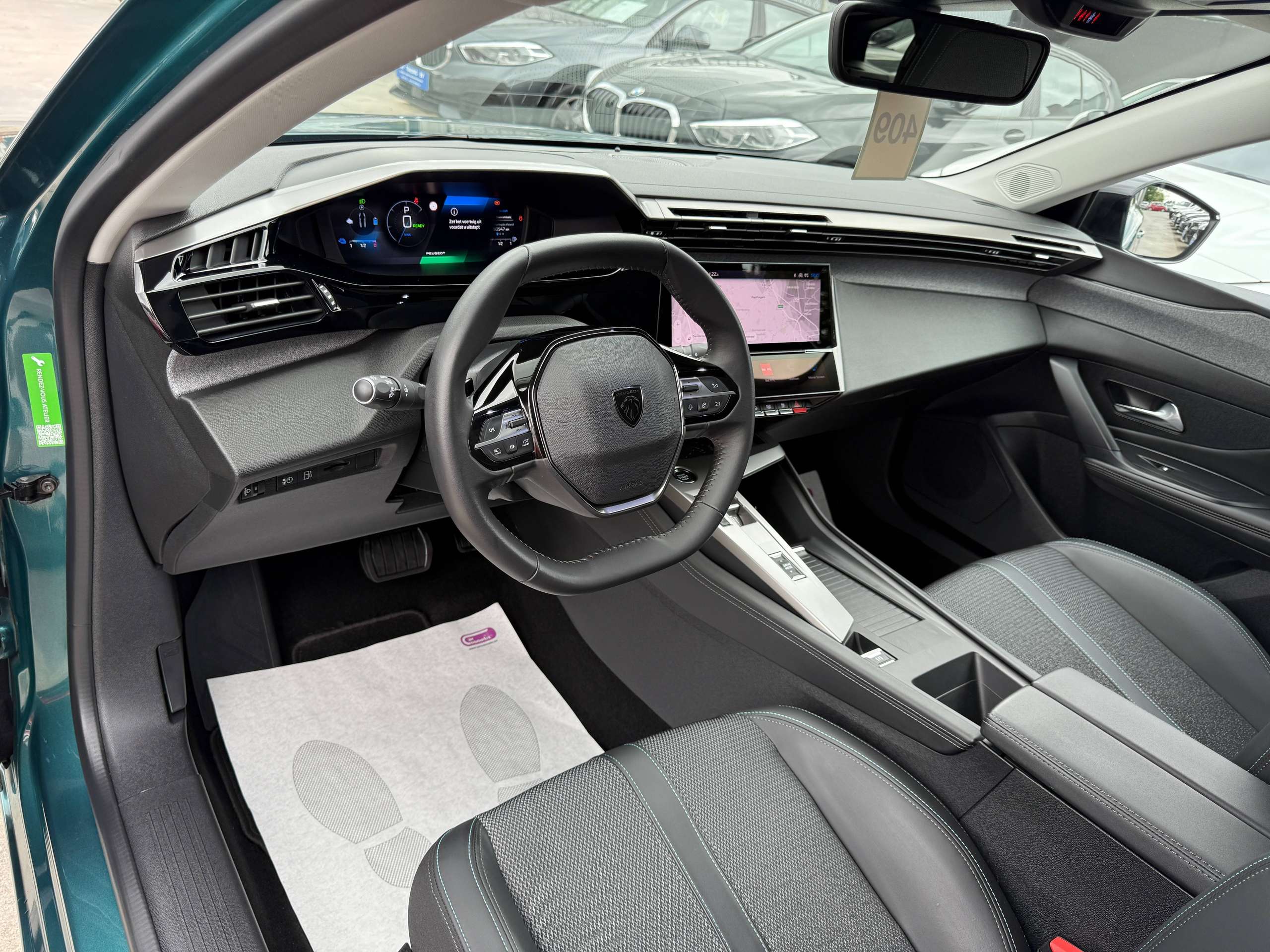 b6fd97da-4542-4708-8011-72438e69b81814-peugeot-308-sw-phev-hybrid-automaat-navi-leder-camera-carplay-led-alu.jpg