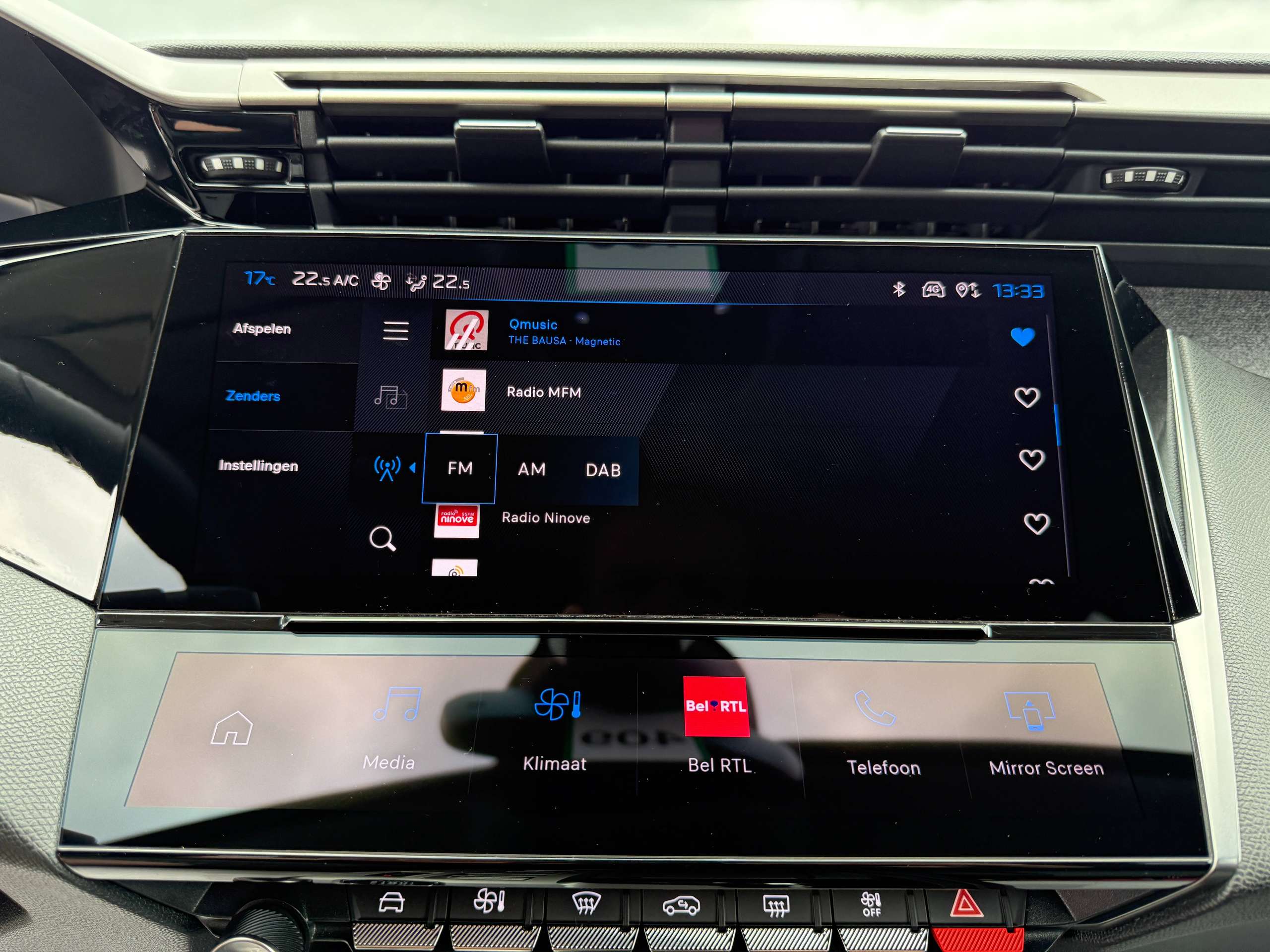 b6fd97da-4542-4708-8011-72438e69b81821-peugeot-308-sw-phev-hybrid-automaat-navi-leder-camera-carplay-led-alu.jpg