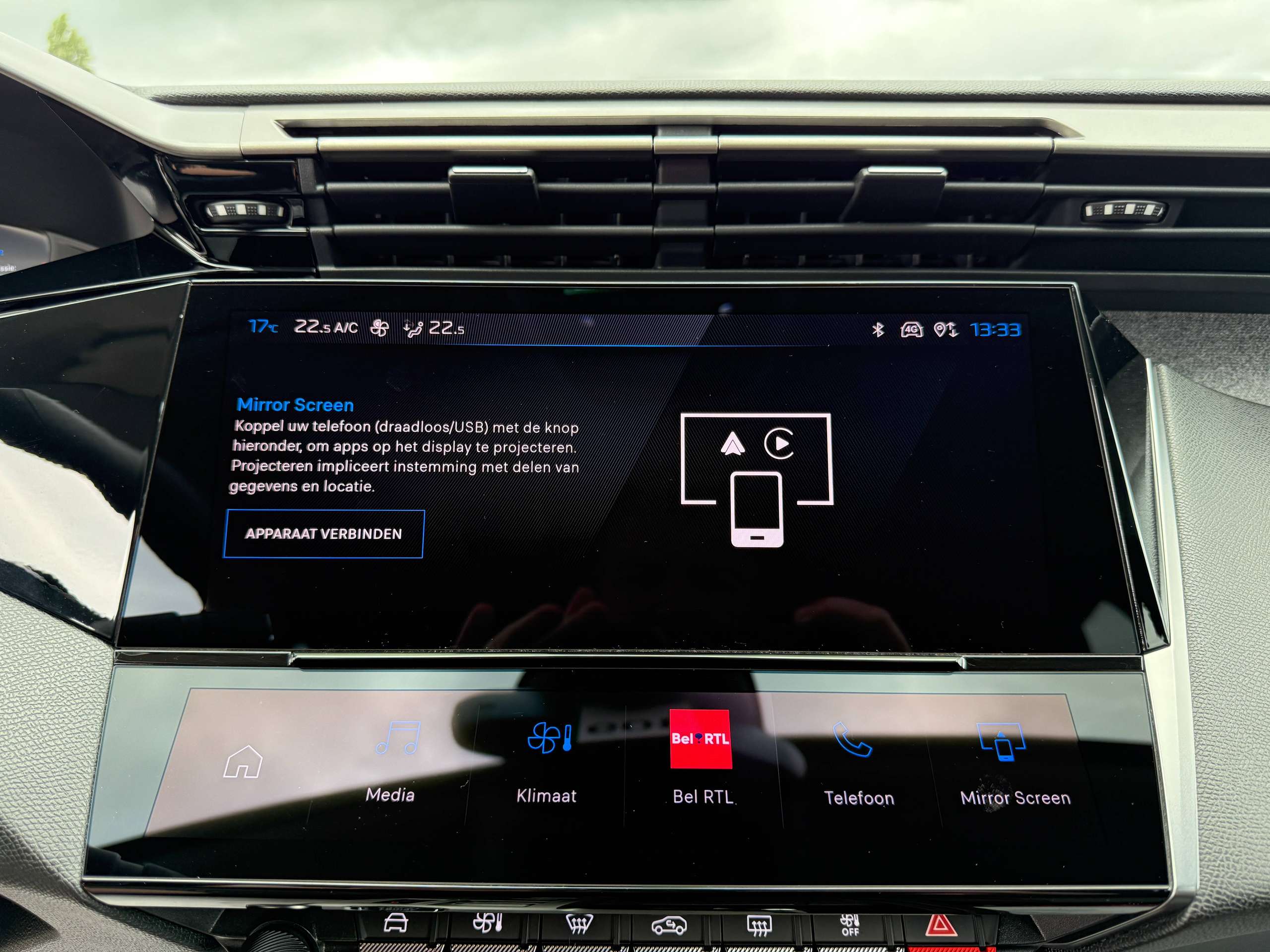 b6fd97da-4542-4708-8011-72438e69b81822-peugeot-308-sw-phev-hybrid-automaat-navi-leder-camera-carplay-led-alu.jpg