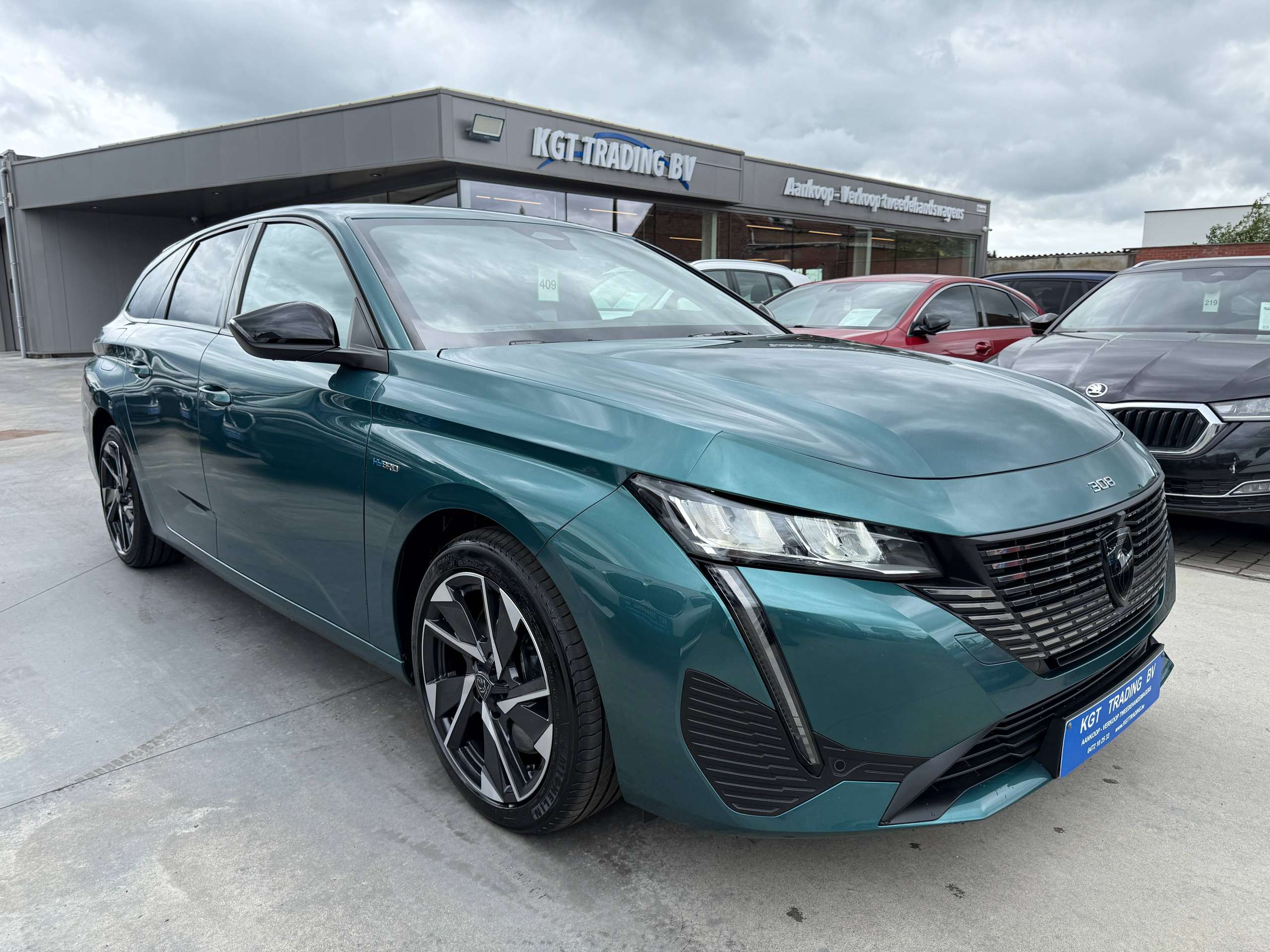 b6fd97da-4542-4708-8011-72438e69b8183-peugeot-308-sw-phev-hybrid-automaat-navi-leder-camera-carplay-led-alu.jpg