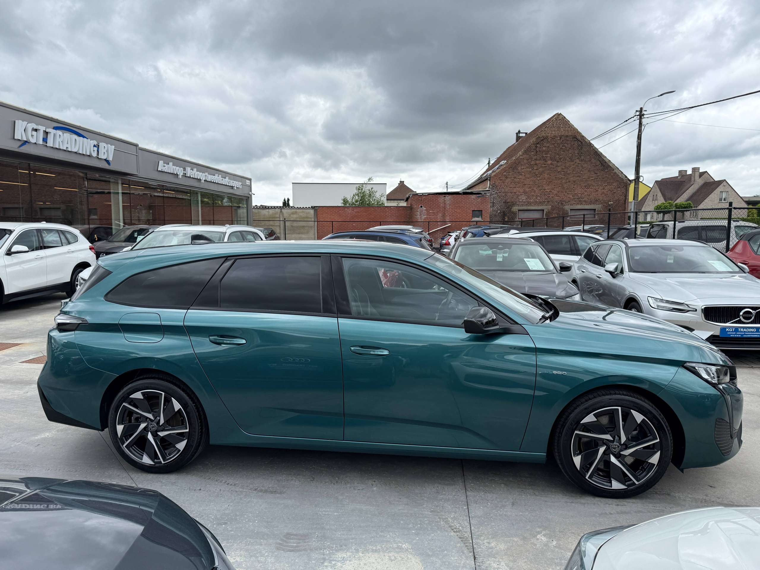 b6fd97da-4542-4708-8011-72438e69b8184-peugeot-308-sw-phev-hybrid-automaat-navi-leder-camera-carplay-led-alu.jpg